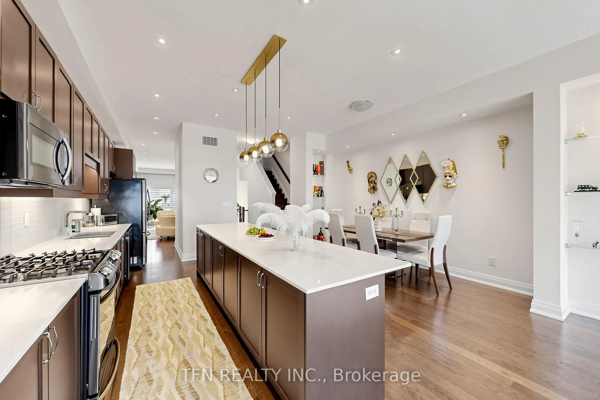Photo 10 of 30 Hesperus Road, Vaughan, Patterson — HOMEH