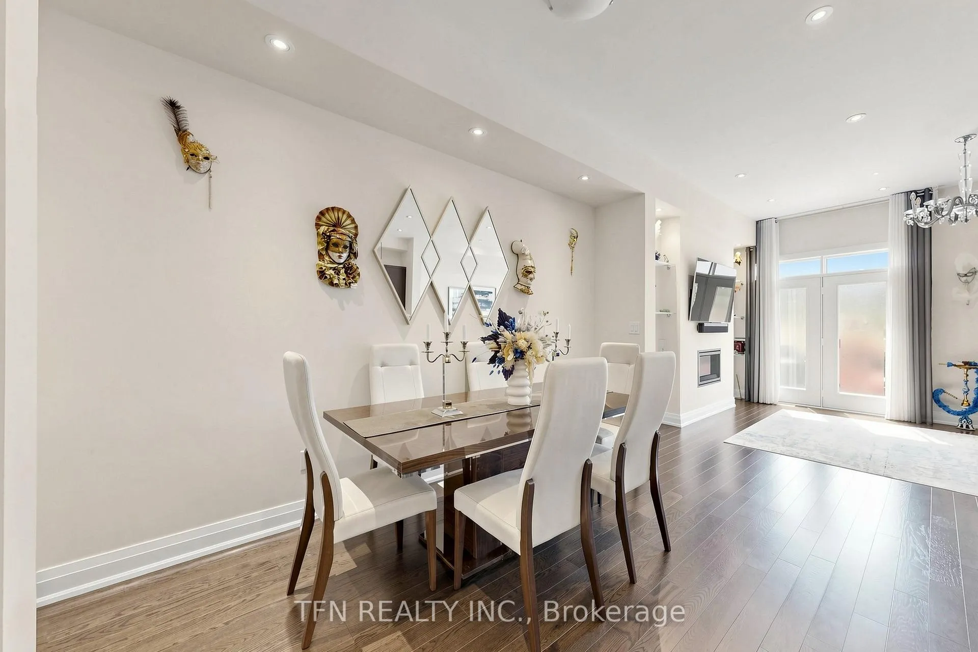 Photo 11 of 30 Hesperus Road, Vaughan, Patterson — HOMEH