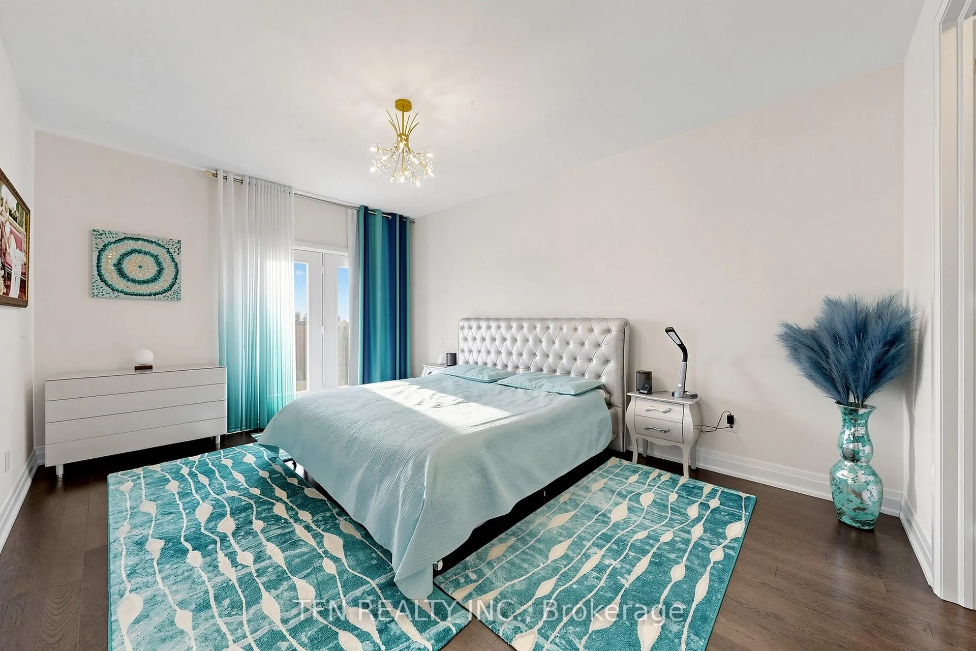 Photo 13 of 30 Hesperus Road, Vaughan, Patterson — HOMEH