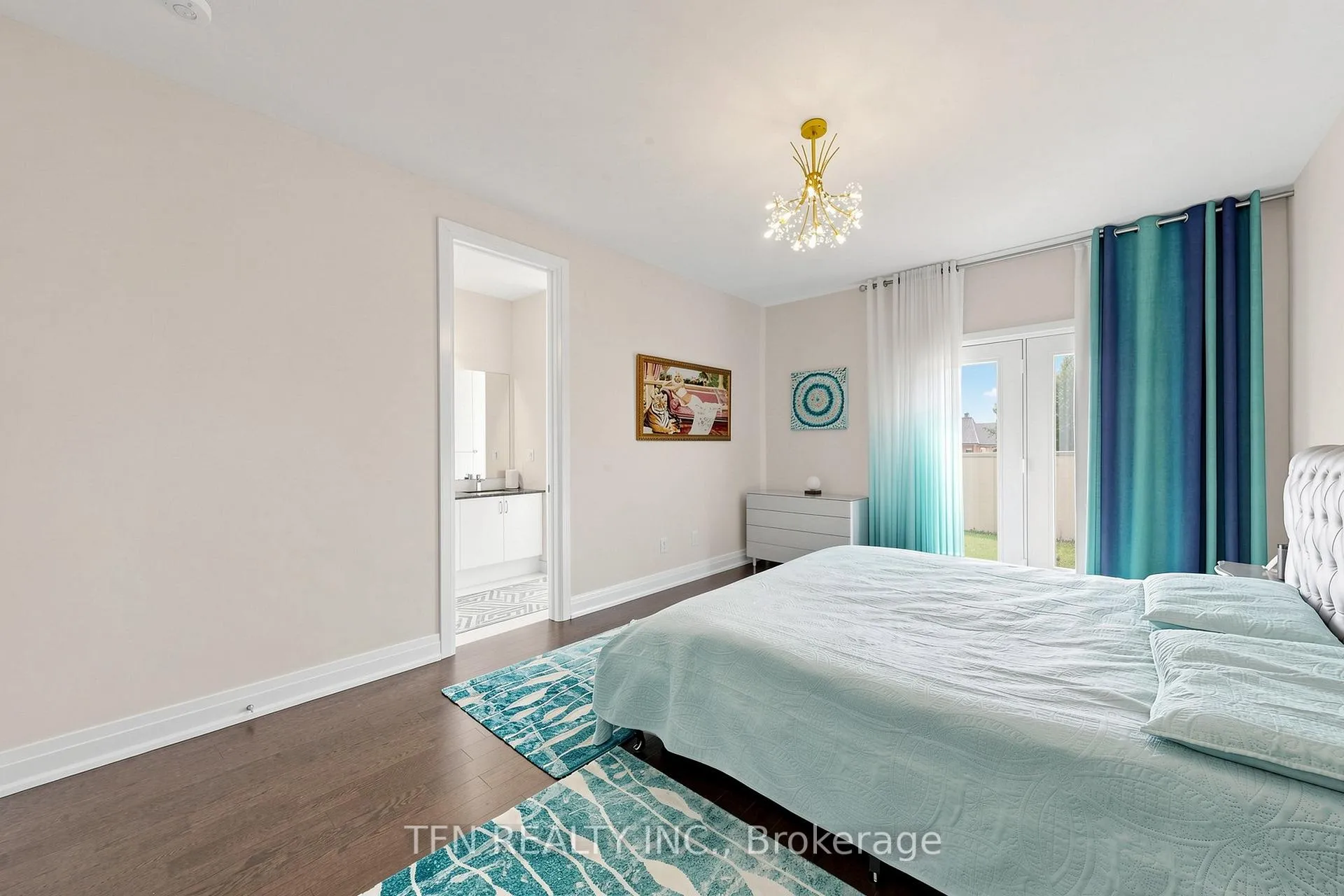 Photo 14 of 30 Hesperus Road, Vaughan, Patterson — HOMEH