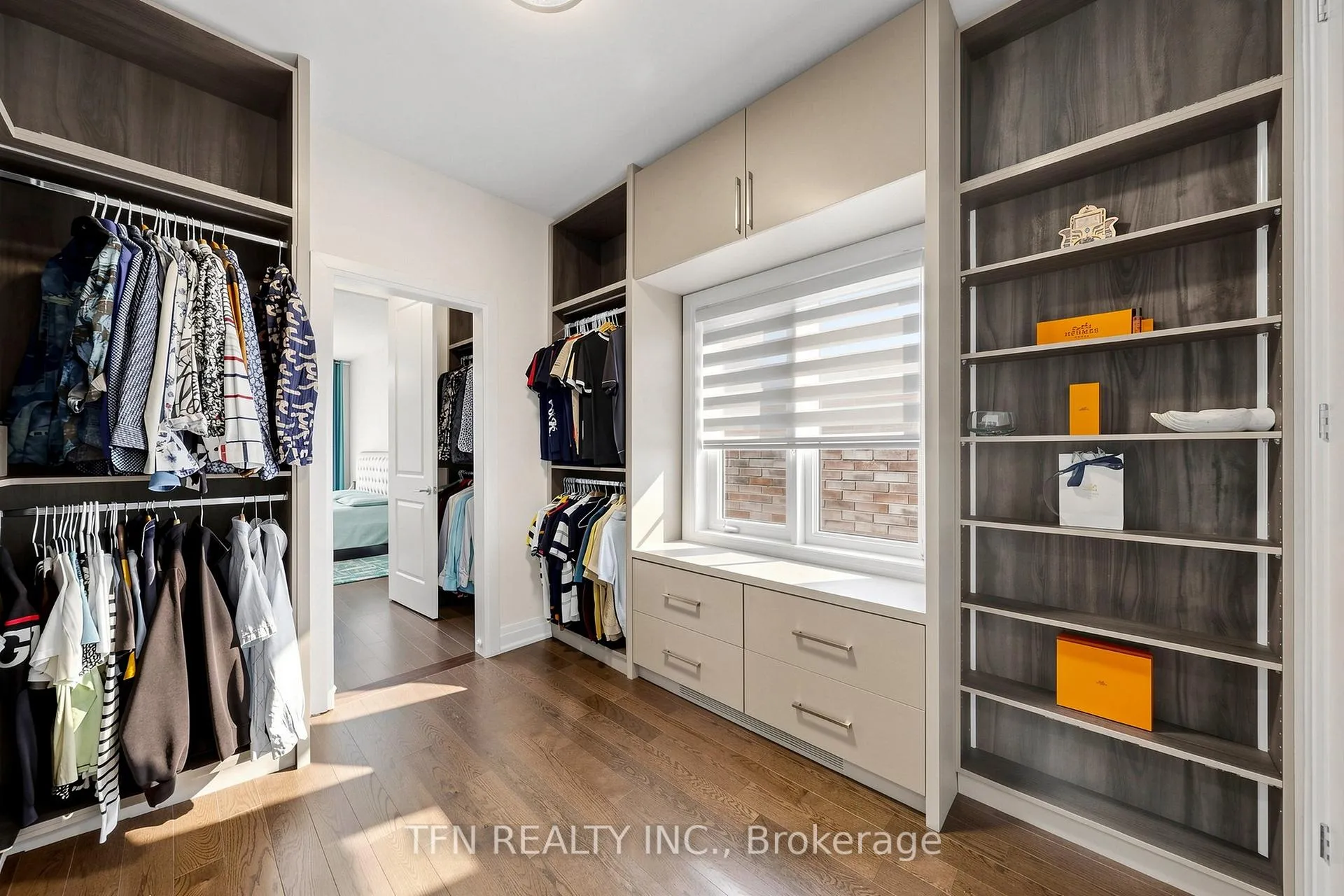 Photo 15 of 30 Hesperus Road, Vaughan, Patterson — HOMEH