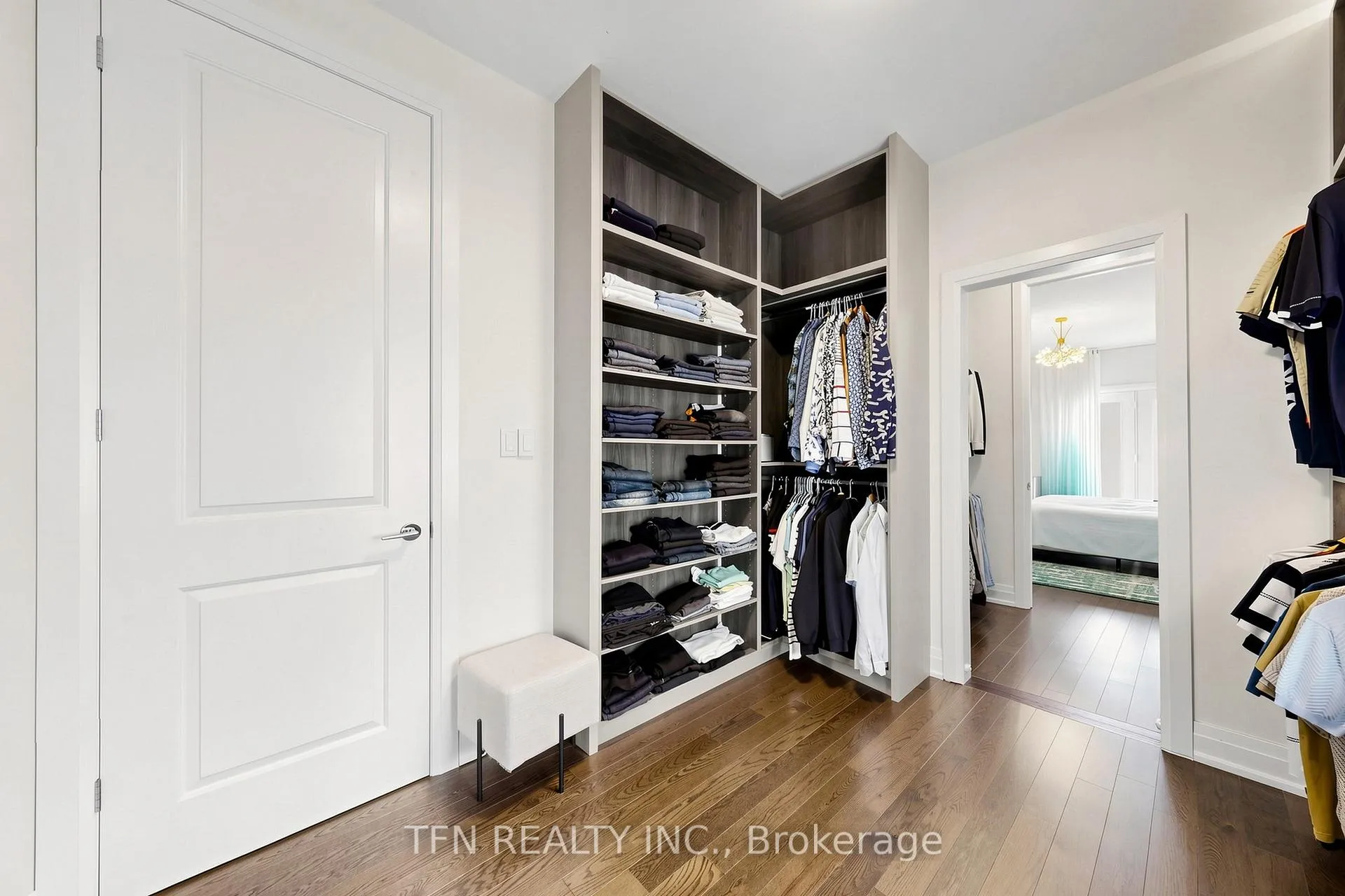 Photo 16 of 30 Hesperus Road, Vaughan, Patterson — HOMEH