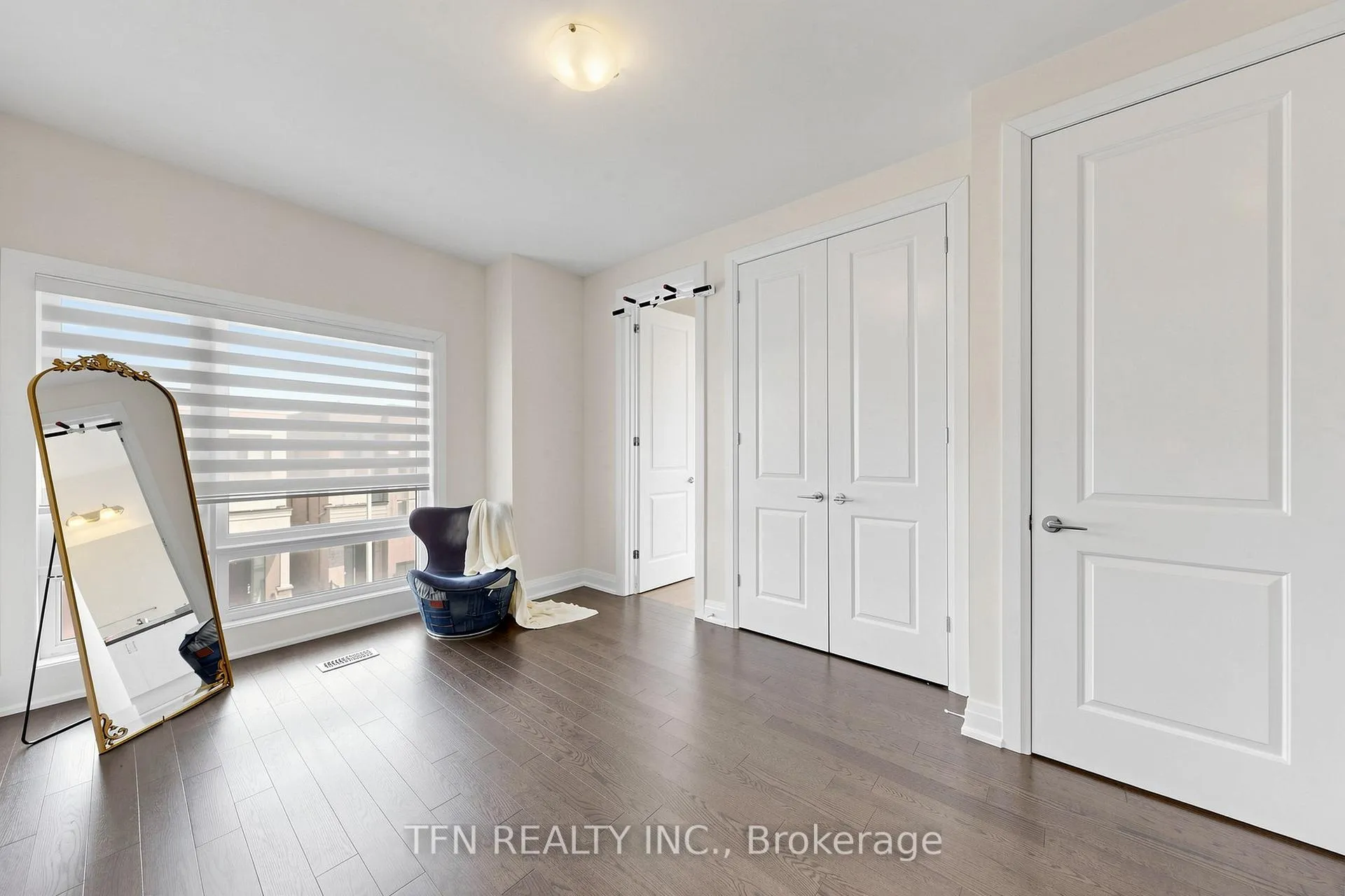Photo 19 of 30 Hesperus Road, Vaughan, Patterson — HOMEH