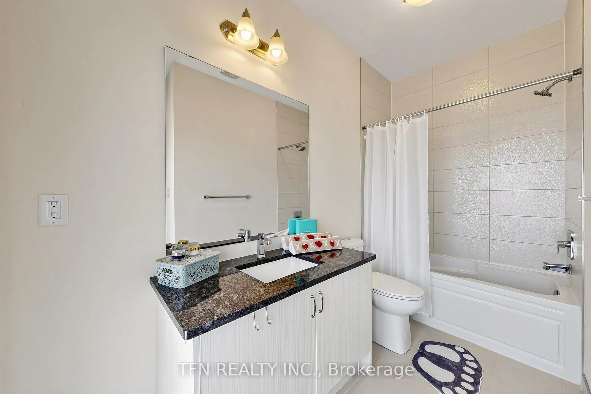 Photo 20 of 30 Hesperus Road, Vaughan, Patterson — HOMEH