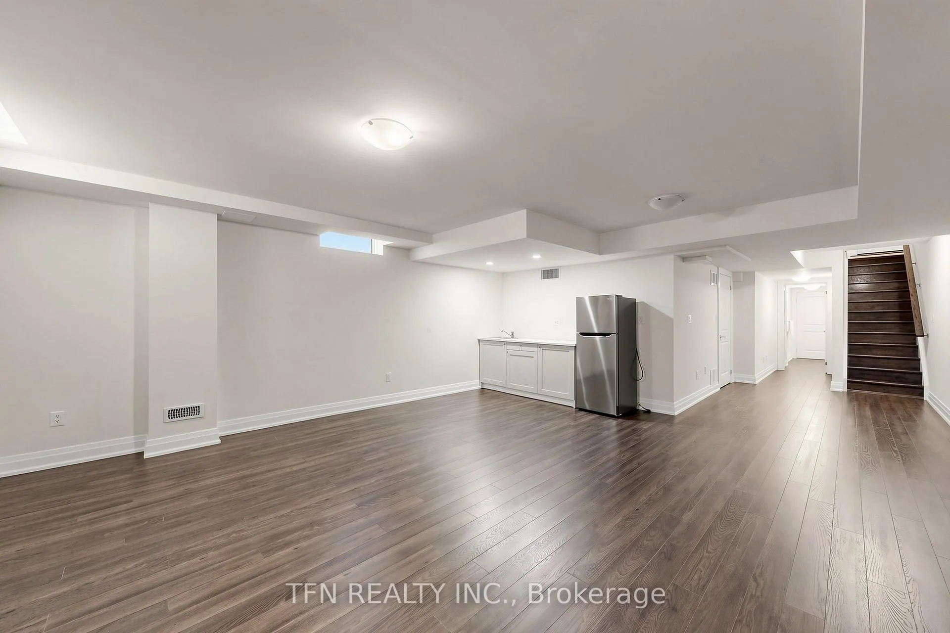 Photo 28 of 30 Hesperus Road, Vaughan, Patterson — HOMEH