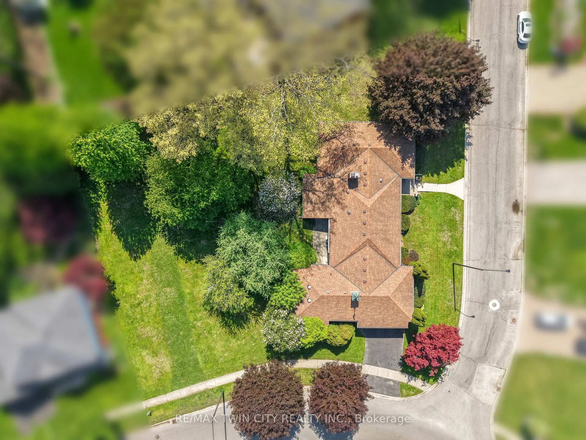 Photo 48 of 3 Fieldstone Circle, Brantford — HOMEH