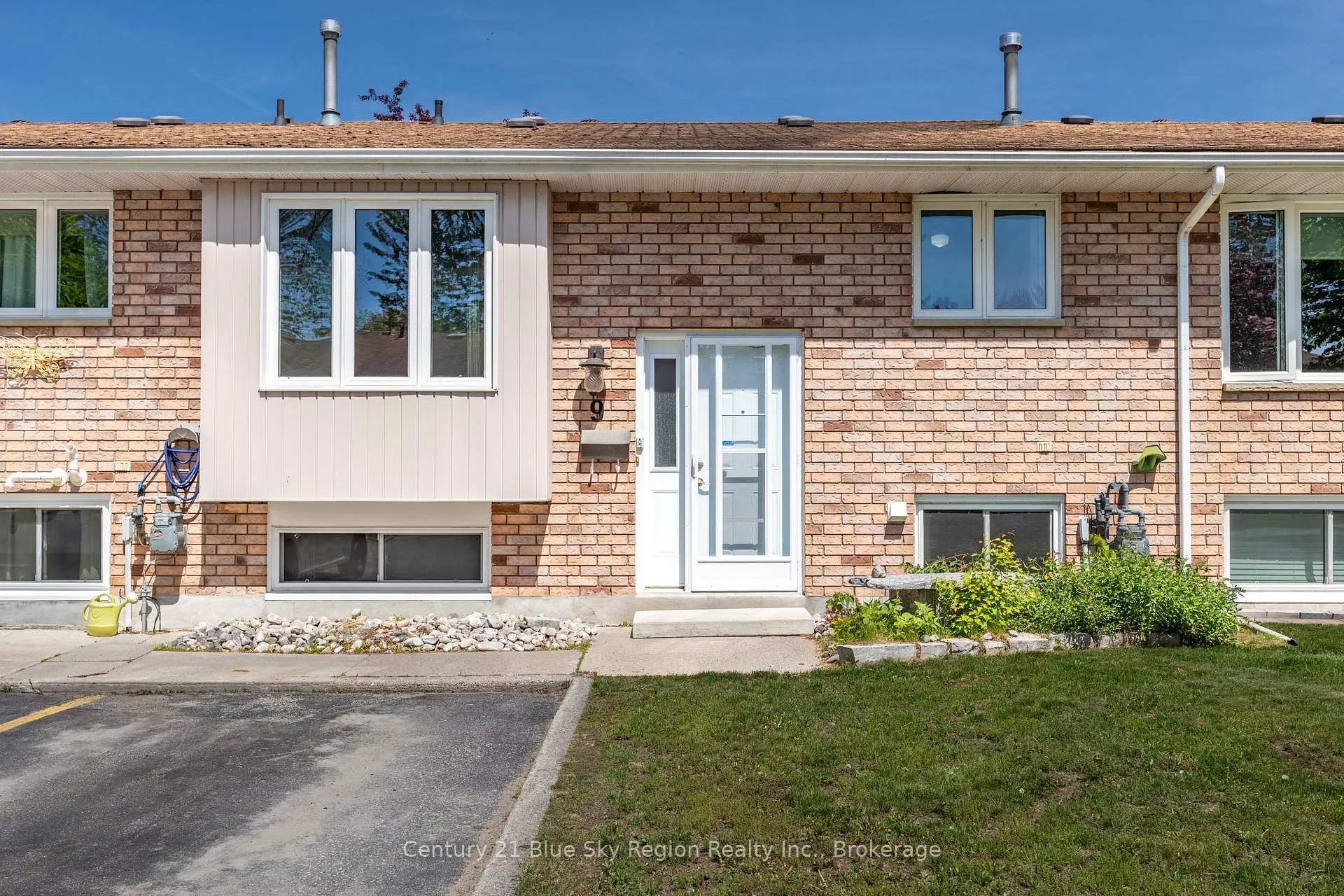 Photo 1 of 624 Lakeshore Drive, North Bay, Ferris — HOMEH
