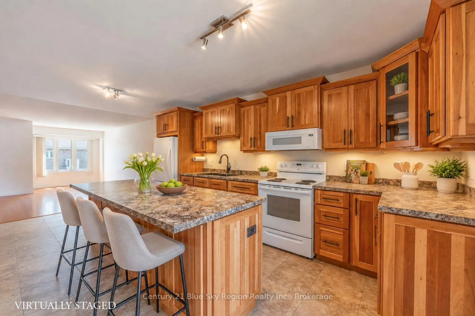 Photo 7 of 624 Lakeshore Drive, North Bay, Ferris — HOMEH