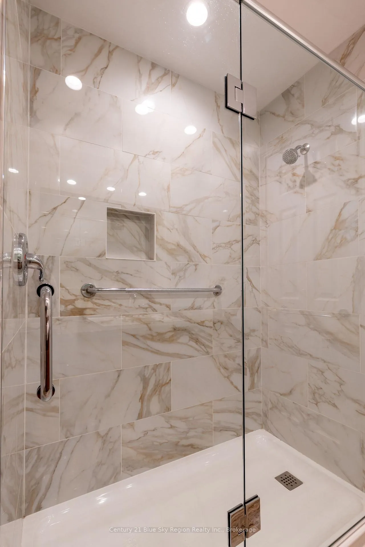 Photo 12 of 624 Lakeshore Drive, North Bay, Ferris — HOMEH