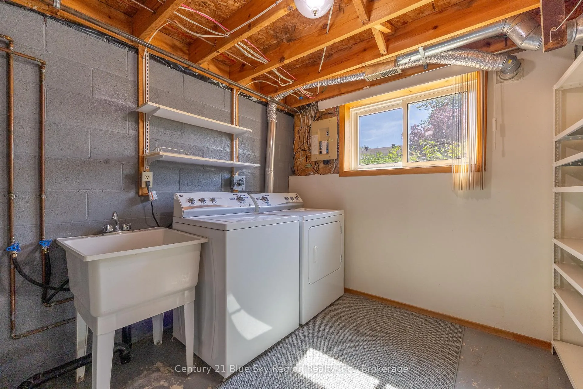 Photo 27 of 624 Lakeshore Drive, North Bay, Ferris — HOMEH