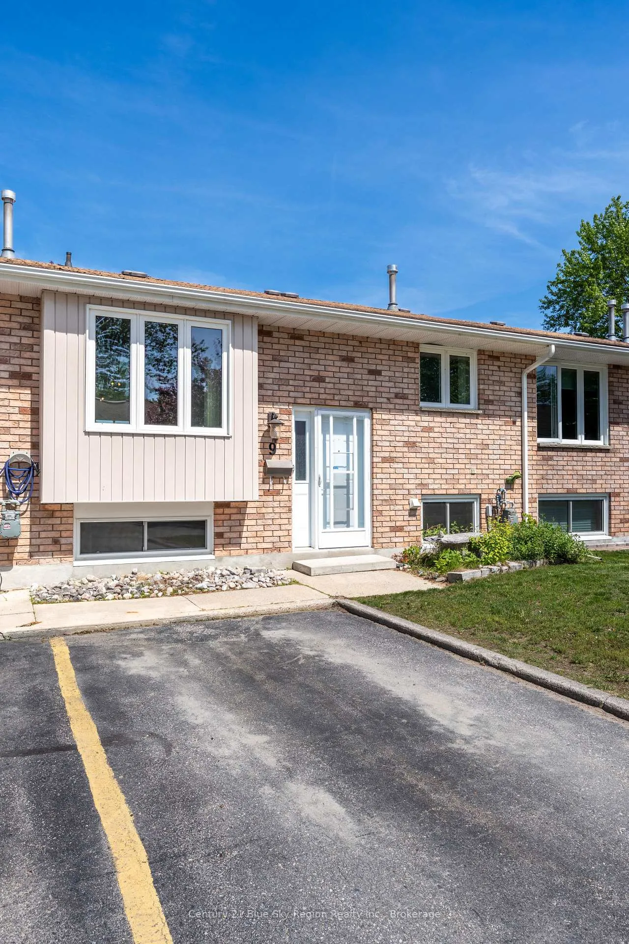 Photo 30 of 624 Lakeshore Drive, North Bay, Ferris — HOMEH