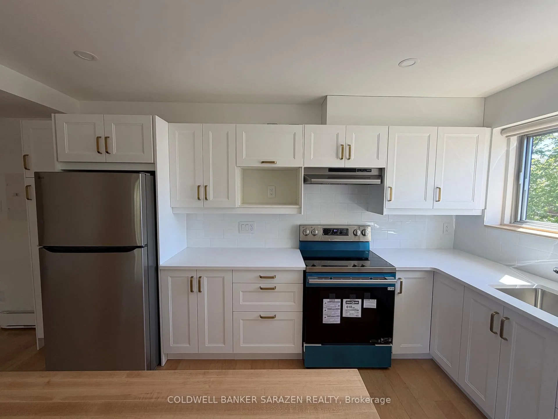Photo 3 of 684 Tweedsmuir Avenue, Ottawa, Westboro/Hampton Park — HOMEH
