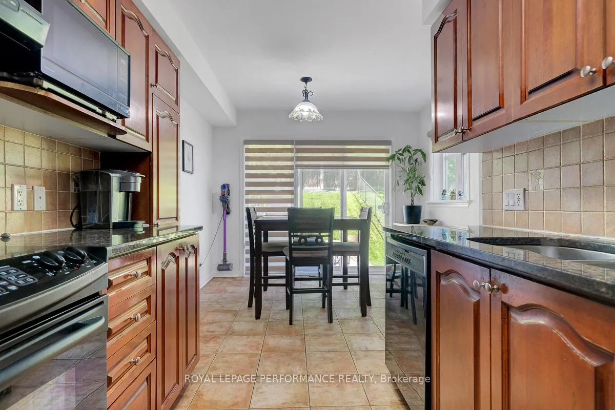 Photo 8 of 167 Duntroon Circle, Ottawa, Hunt Club Park/Greenboro — HOMEH