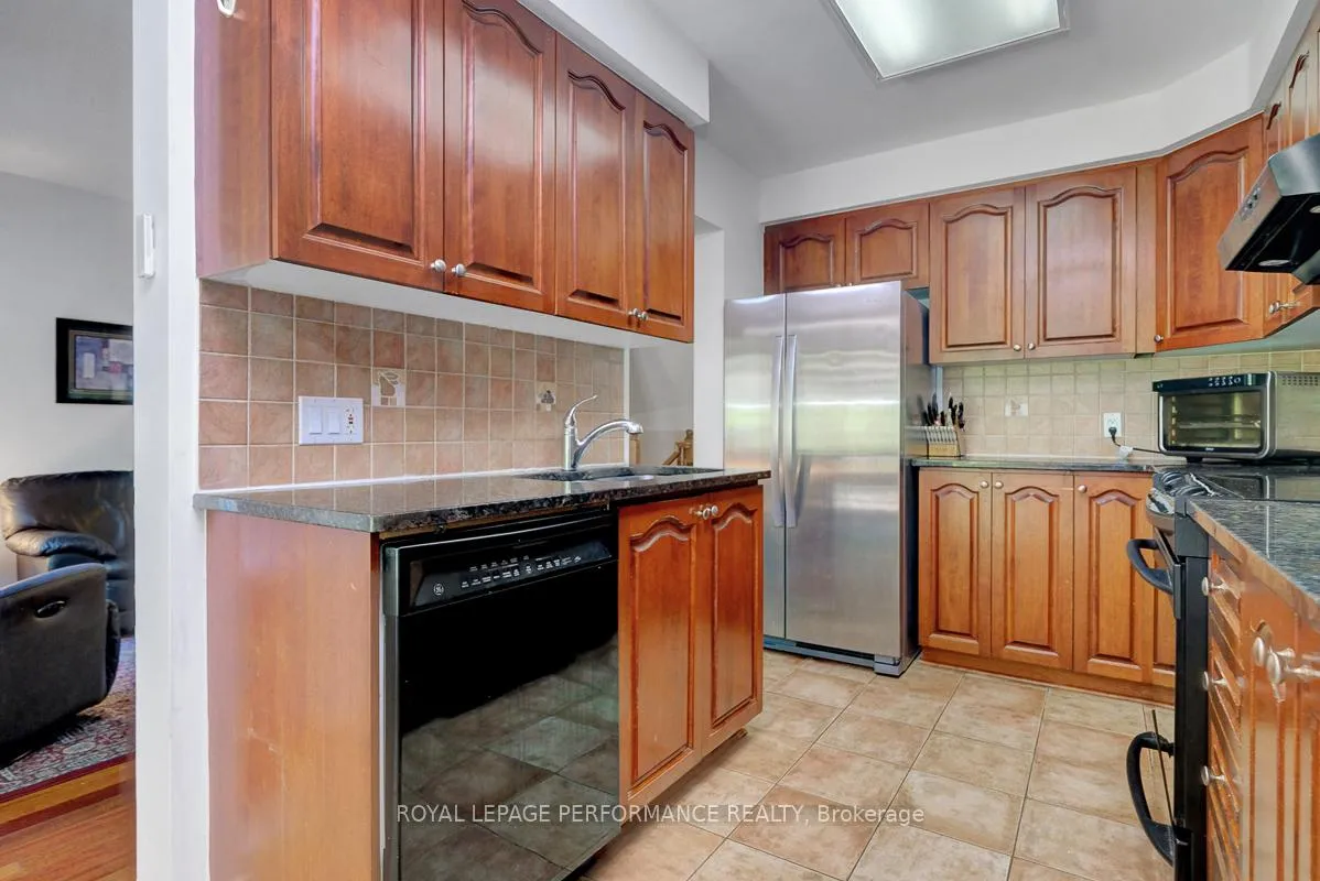 Photo 9 of 167 Duntroon Circle, Ottawa, Hunt Club Park/Greenboro — HOMEH