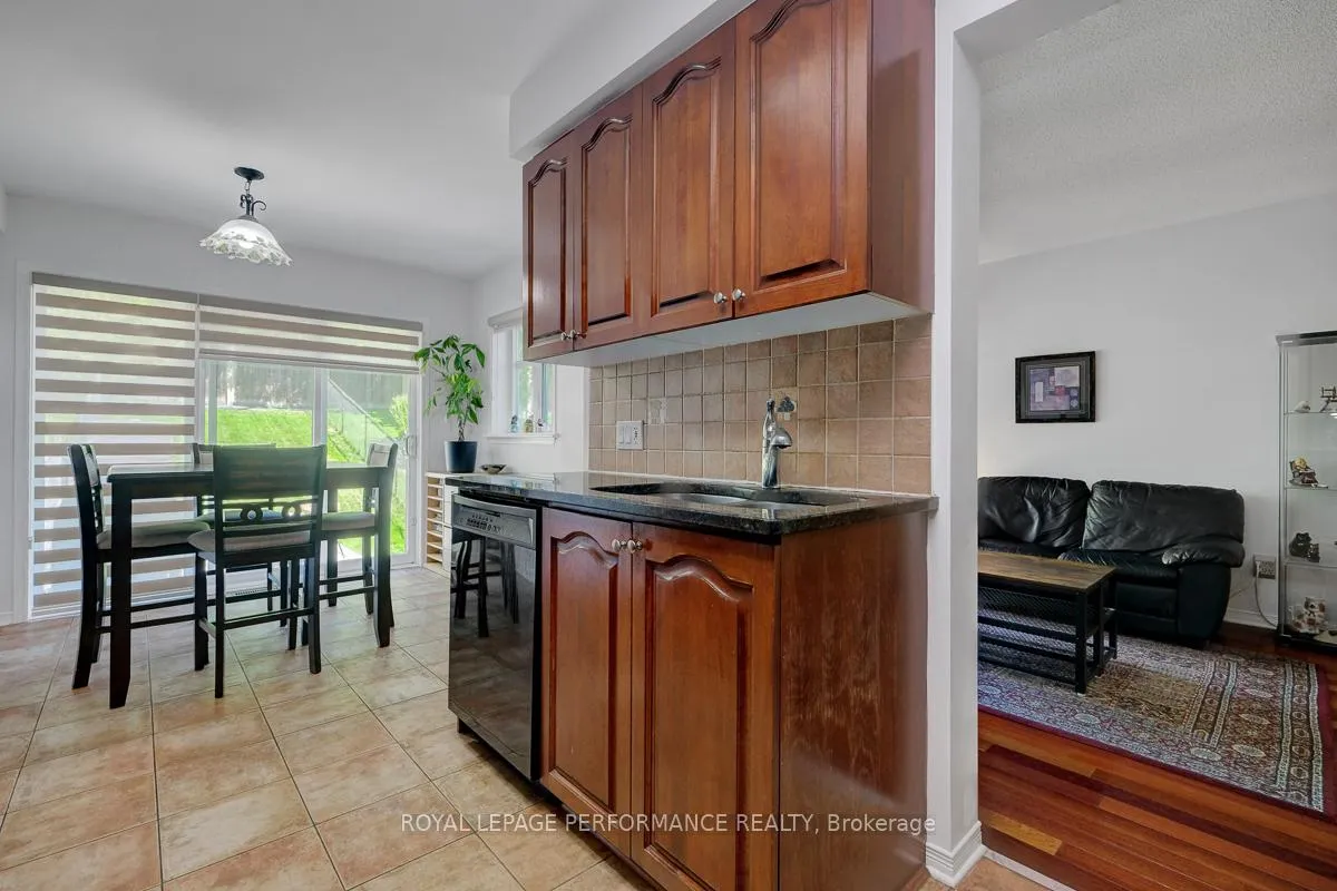 Photo 10 of 167 Duntroon Circle, Ottawa, Hunt Club Park/Greenboro — HOMEH