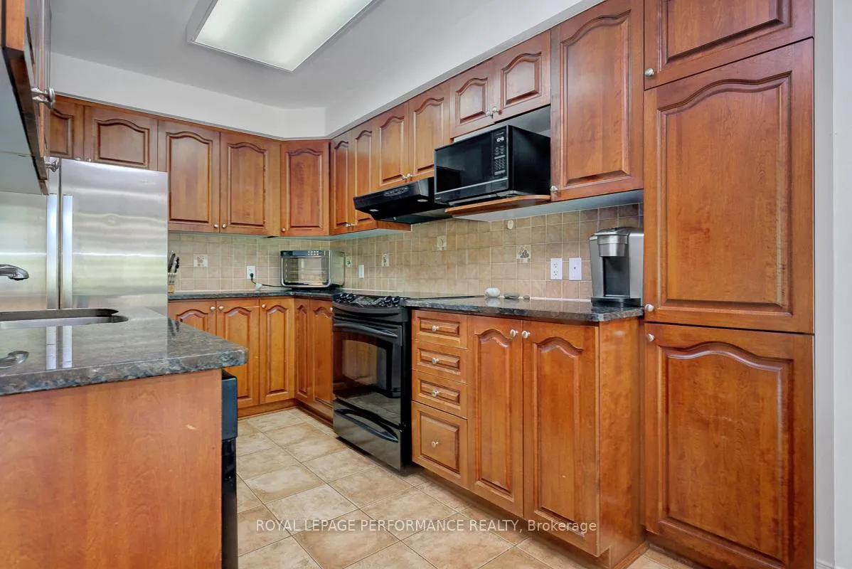 Photo 11 of 167 Duntroon Circle, Ottawa, Hunt Club Park/Greenboro — HOMEH