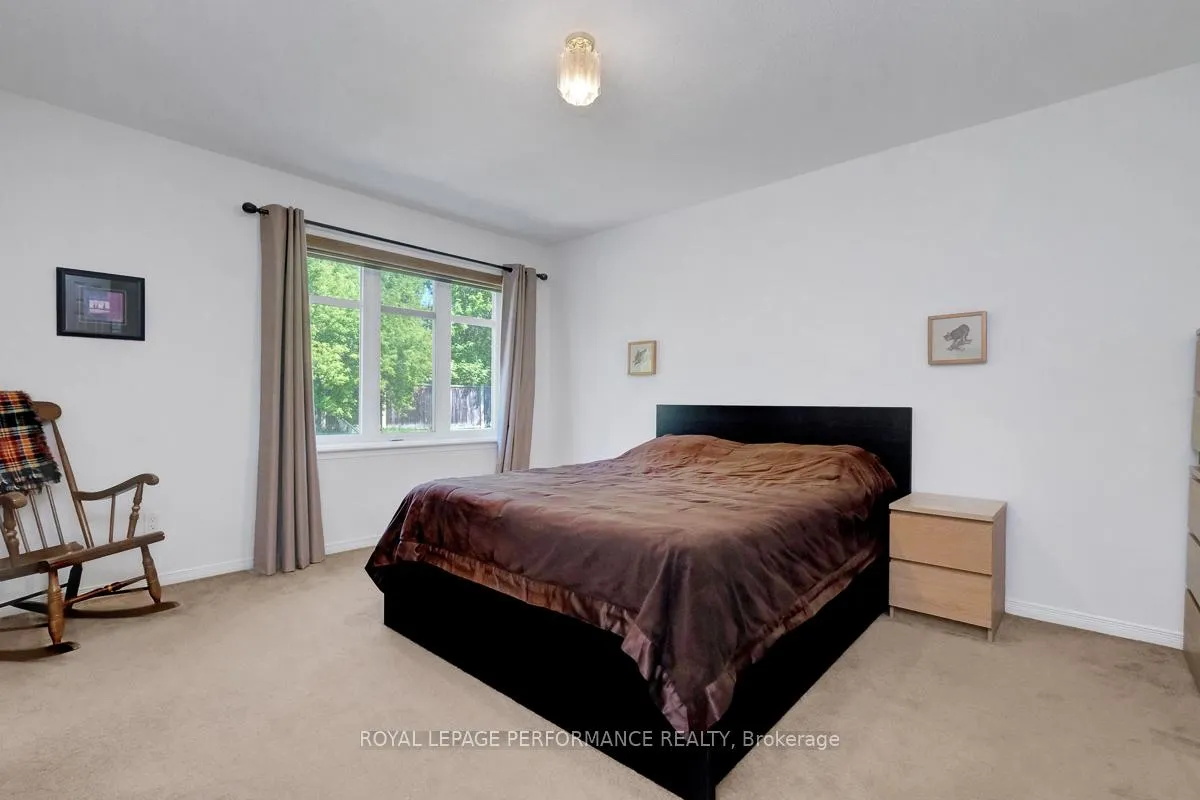 Photo 13 of 167 Duntroon Circle, Ottawa, Hunt Club Park/Greenboro — HOMEH