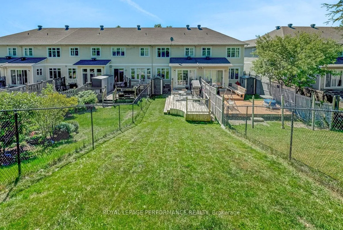 Photo 23 of 167 Duntroon Circle, Ottawa, Hunt Club Park/Greenboro — HOMEH