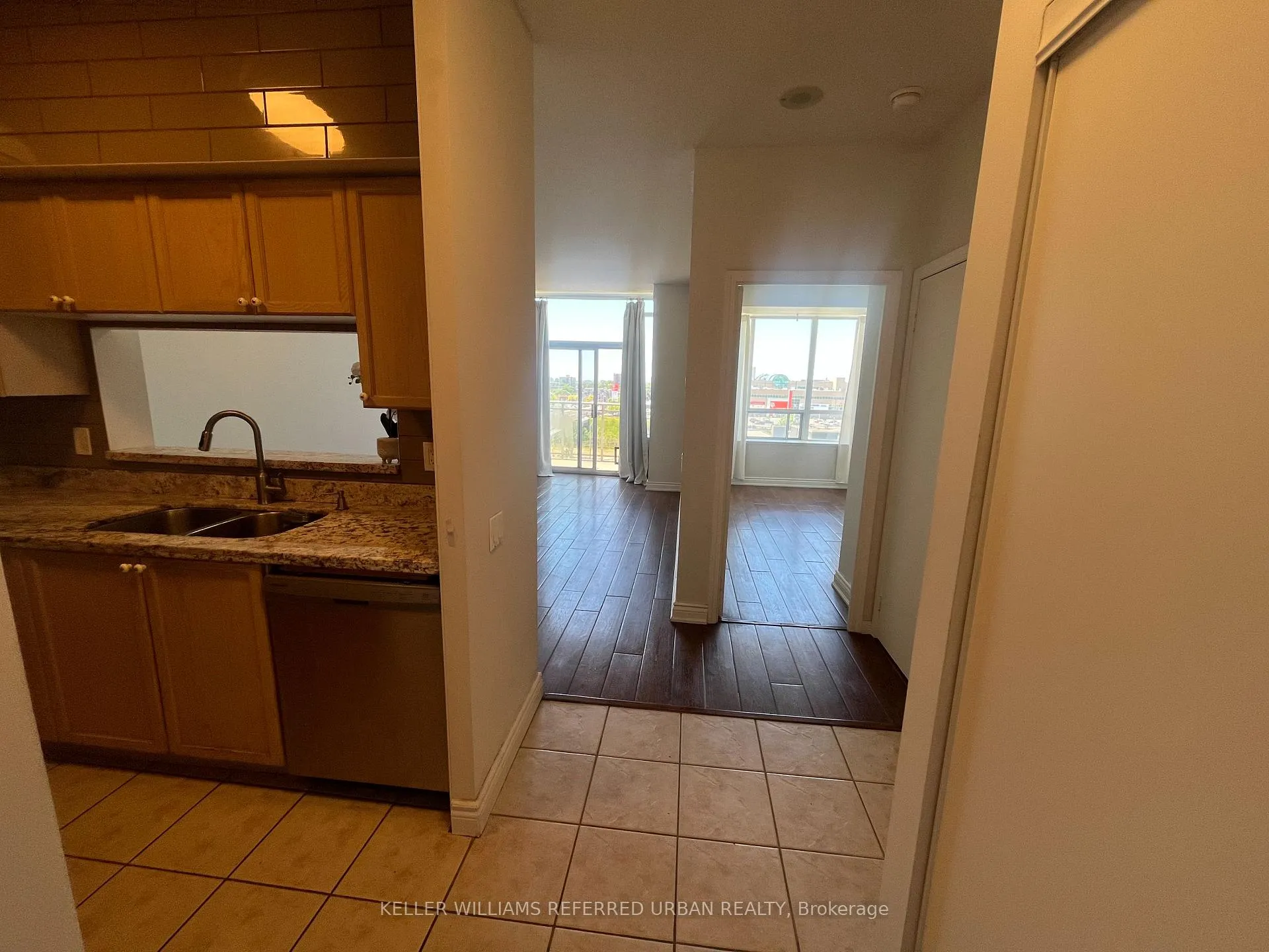Photo 4 of Unit 813, 650 Lawrence Avenue W, Toronto, Englemount-Lawrence — HOMEH
