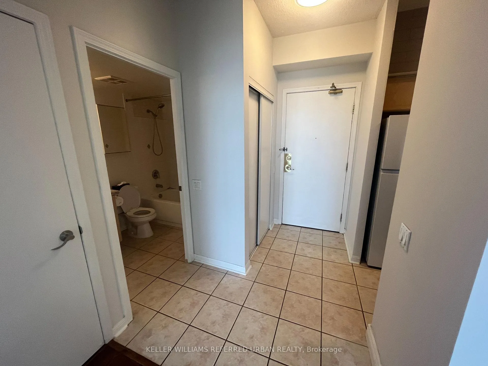 Photo 5 of Unit 813, 650 Lawrence Avenue W, Toronto, Englemount-Lawrence — HOMEH