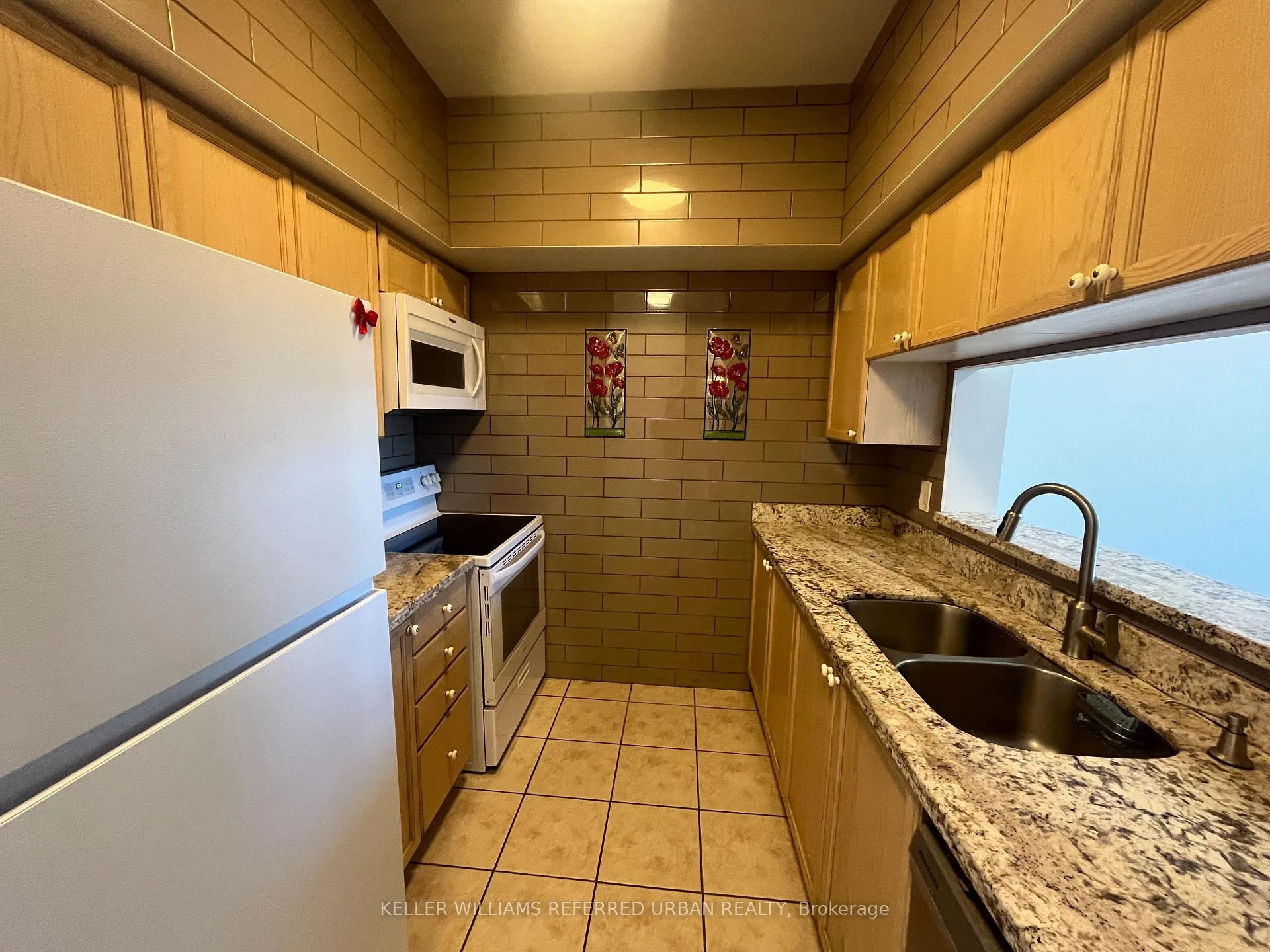 Photo 8 of Unit 813, 650 Lawrence Avenue W, Toronto, Englemount-Lawrence — HOMEH