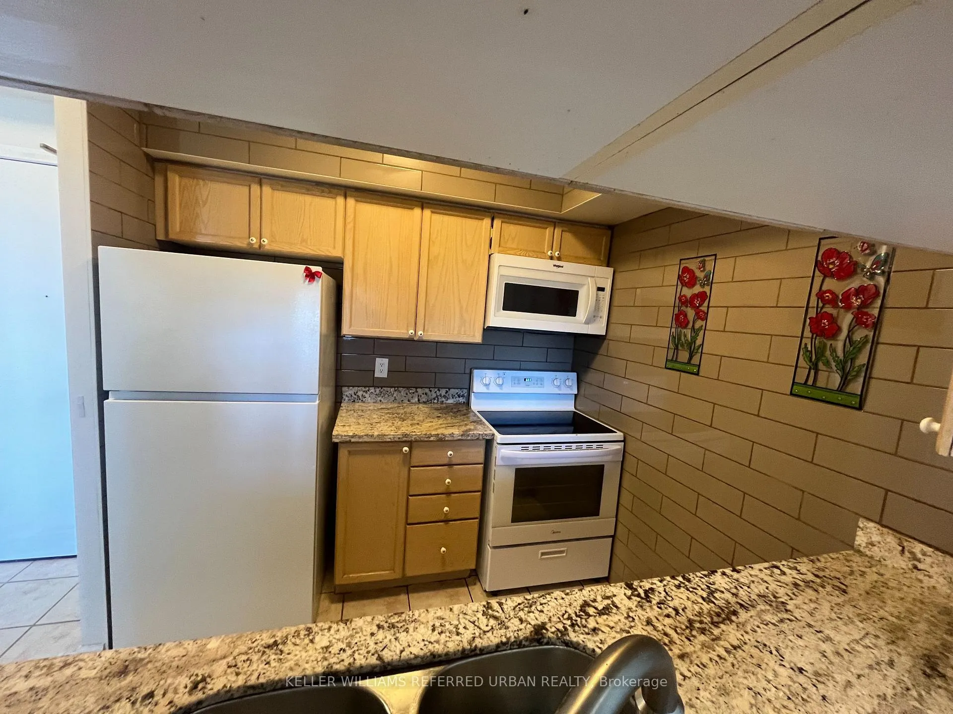Photo 9 of Unit 813, 650 Lawrence Avenue W, Toronto, Englemount-Lawrence — HOMEH