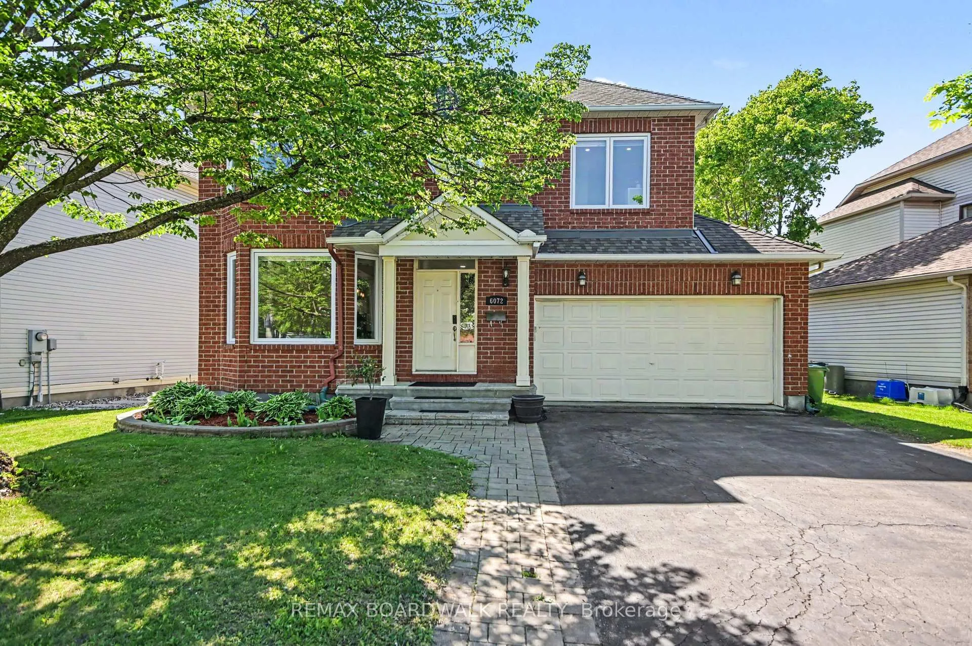 Photo 2 of 6072 Longleaf Drive, Ottawa, Chapel Hill South - Orleans Village — HOMEH