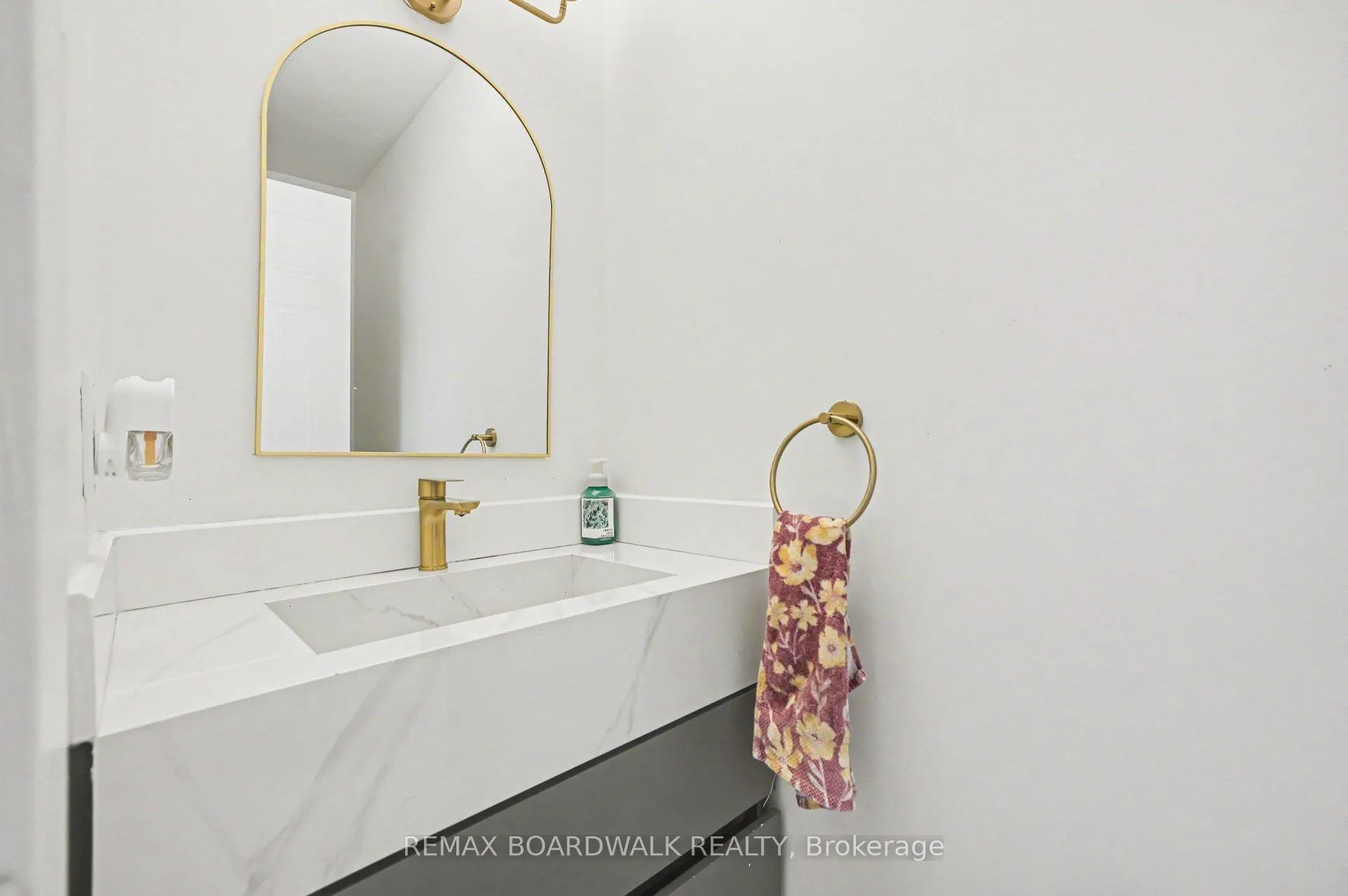 Photo 17 of 6072 Longleaf Drive, Ottawa, Chapel Hill South - Orleans Village — HOMEH