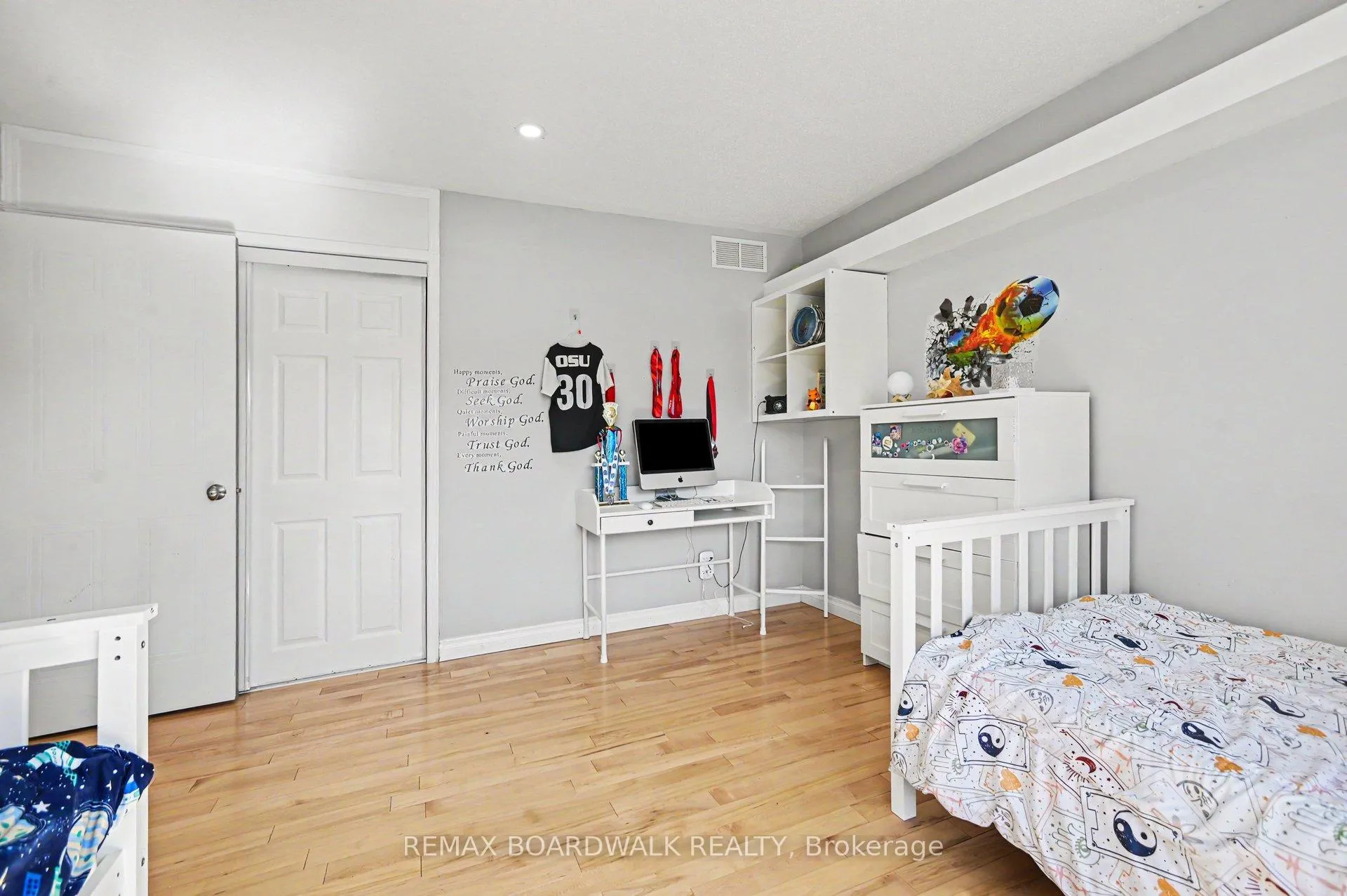 Photo 26 of 6072 Longleaf Drive, Ottawa, Chapel Hill South - Orleans Village — HOMEH