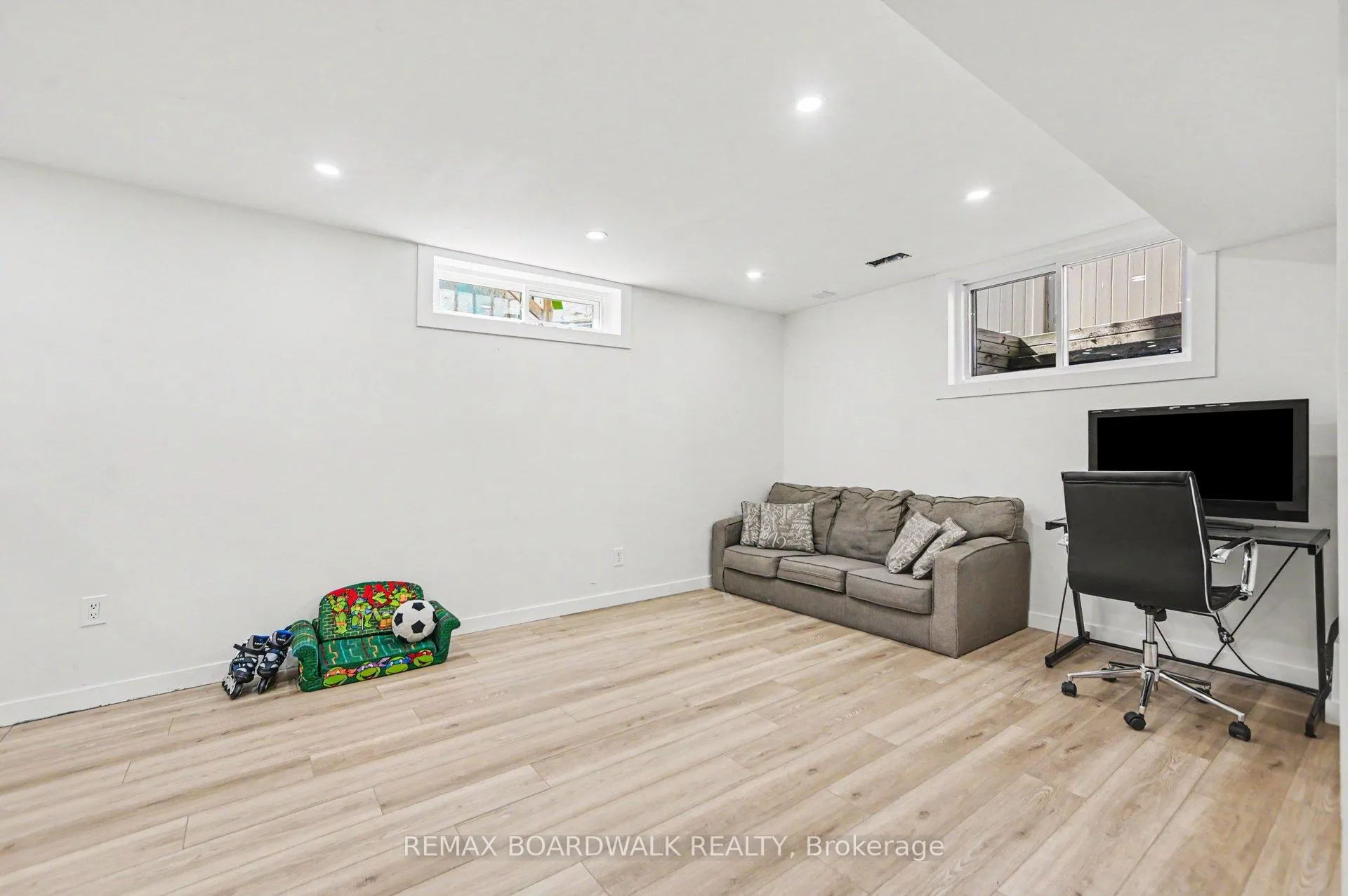 Photo 33 of 6072 Longleaf Drive, Ottawa, Chapel Hill South - Orleans Village — HOMEH