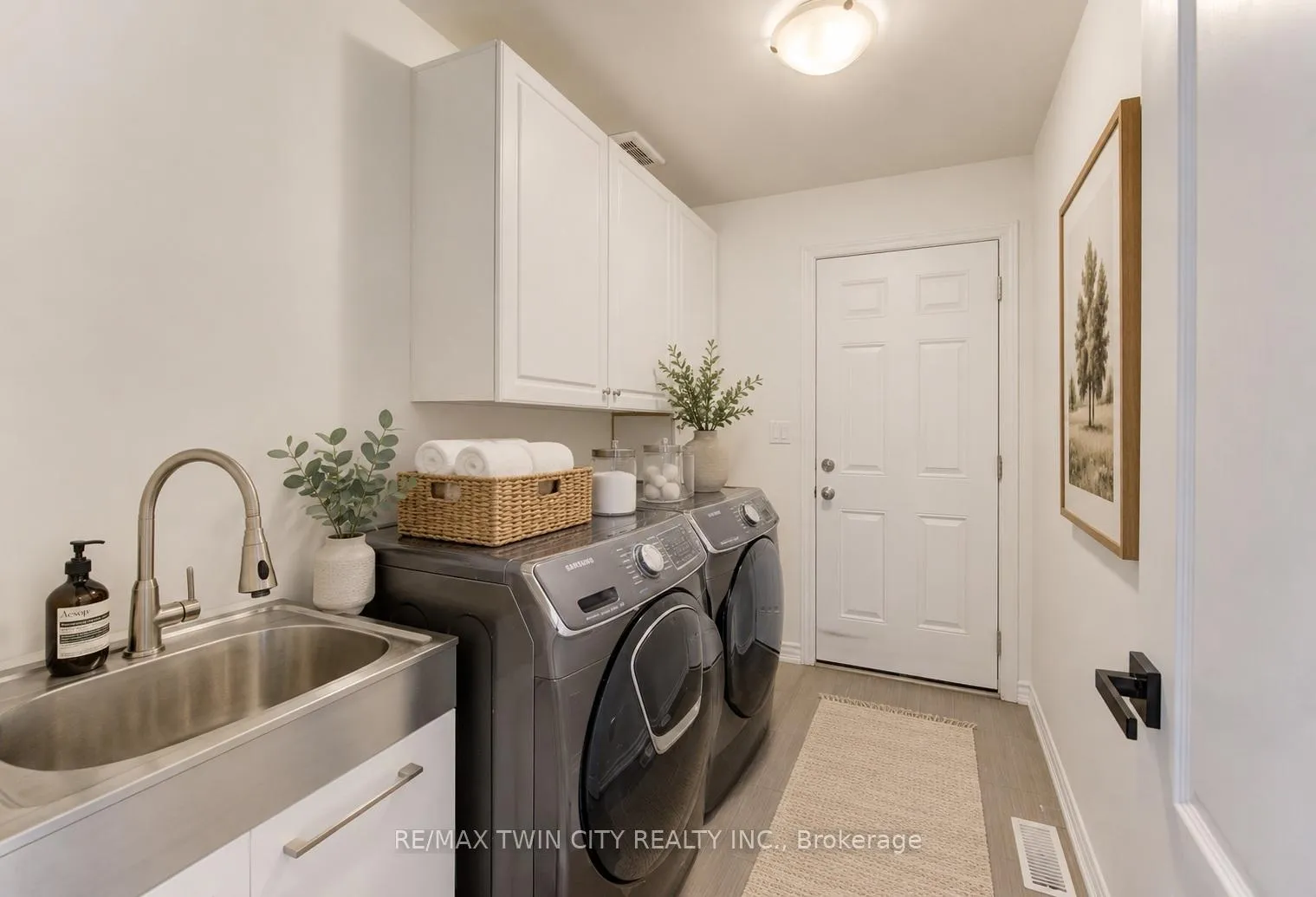 Photo 9 of 79 Ryan Street, Centre Wellington, Fergus — HOMEH