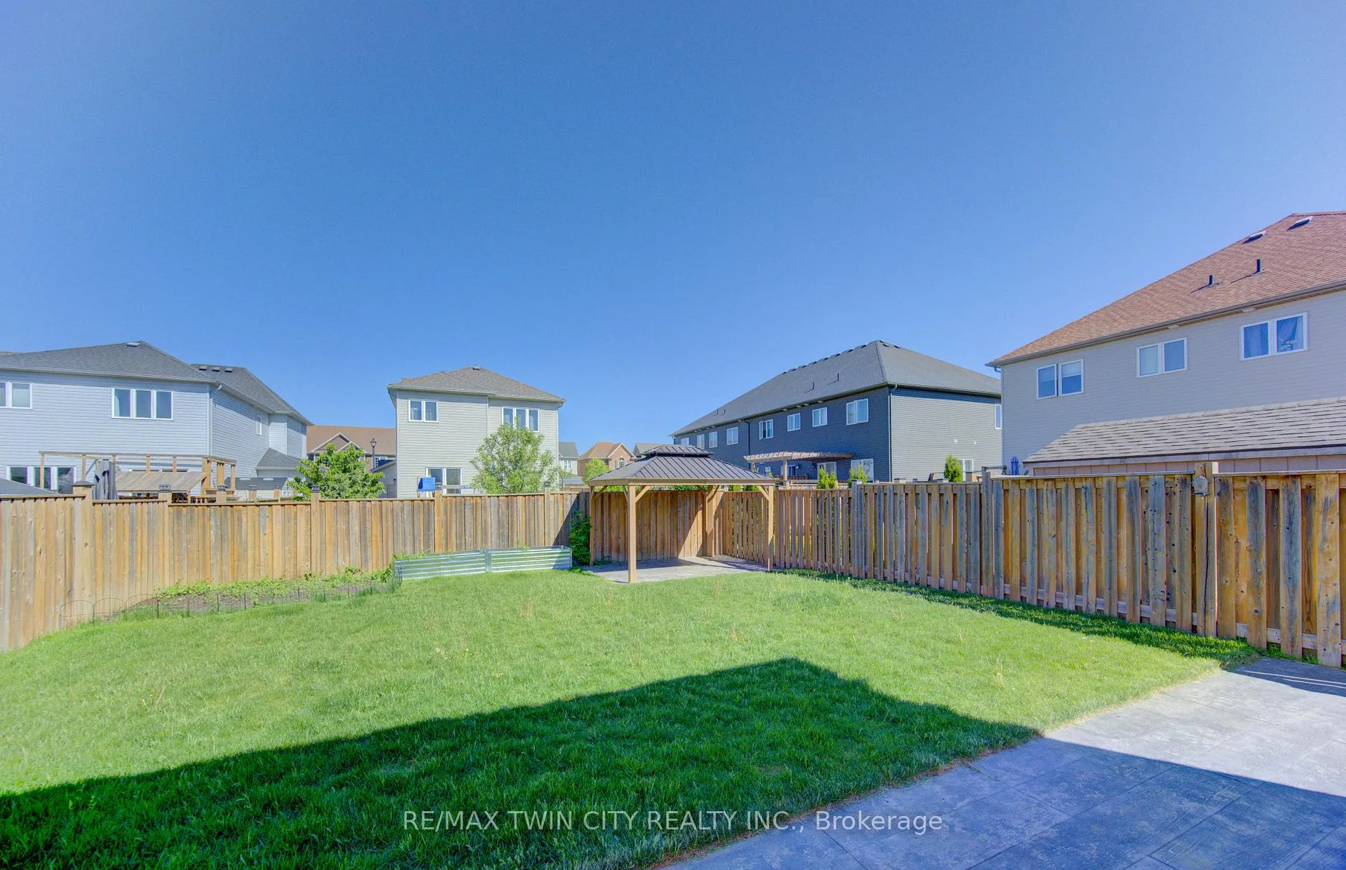 Photo 17 of 79 Ryan Street, Centre Wellington, Fergus — HOMEH