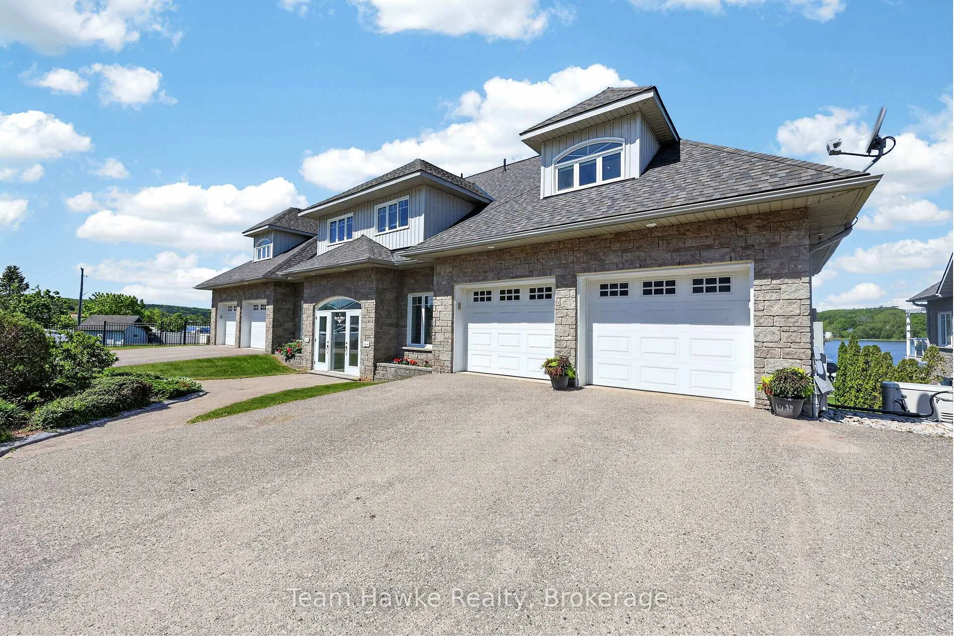 Photo 3 of Unit 8, 2 Beck Boulevard, Penetanguishene — HOMEH