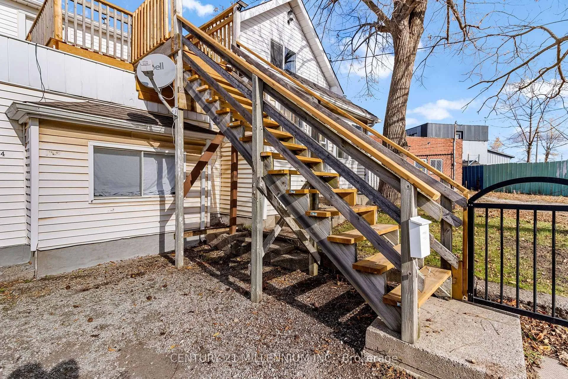 Photo 2 of Unit Upper, 1424 Beaverdams Road, Thorold, Thorold Downtown — HOMEH