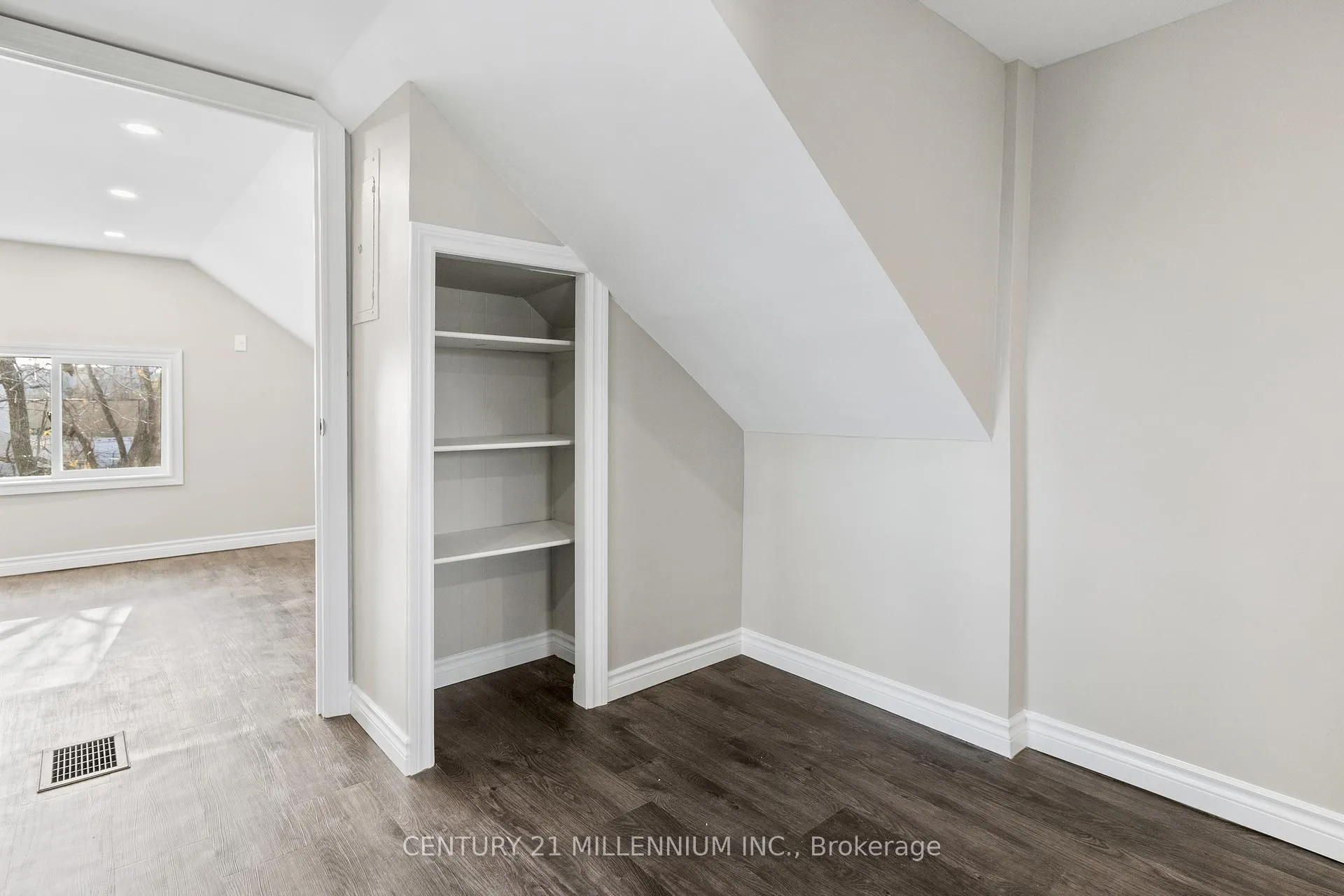 Photo 12 of Unit Upper, 1424 Beaverdams Road, Thorold, Thorold Downtown — HOMEH