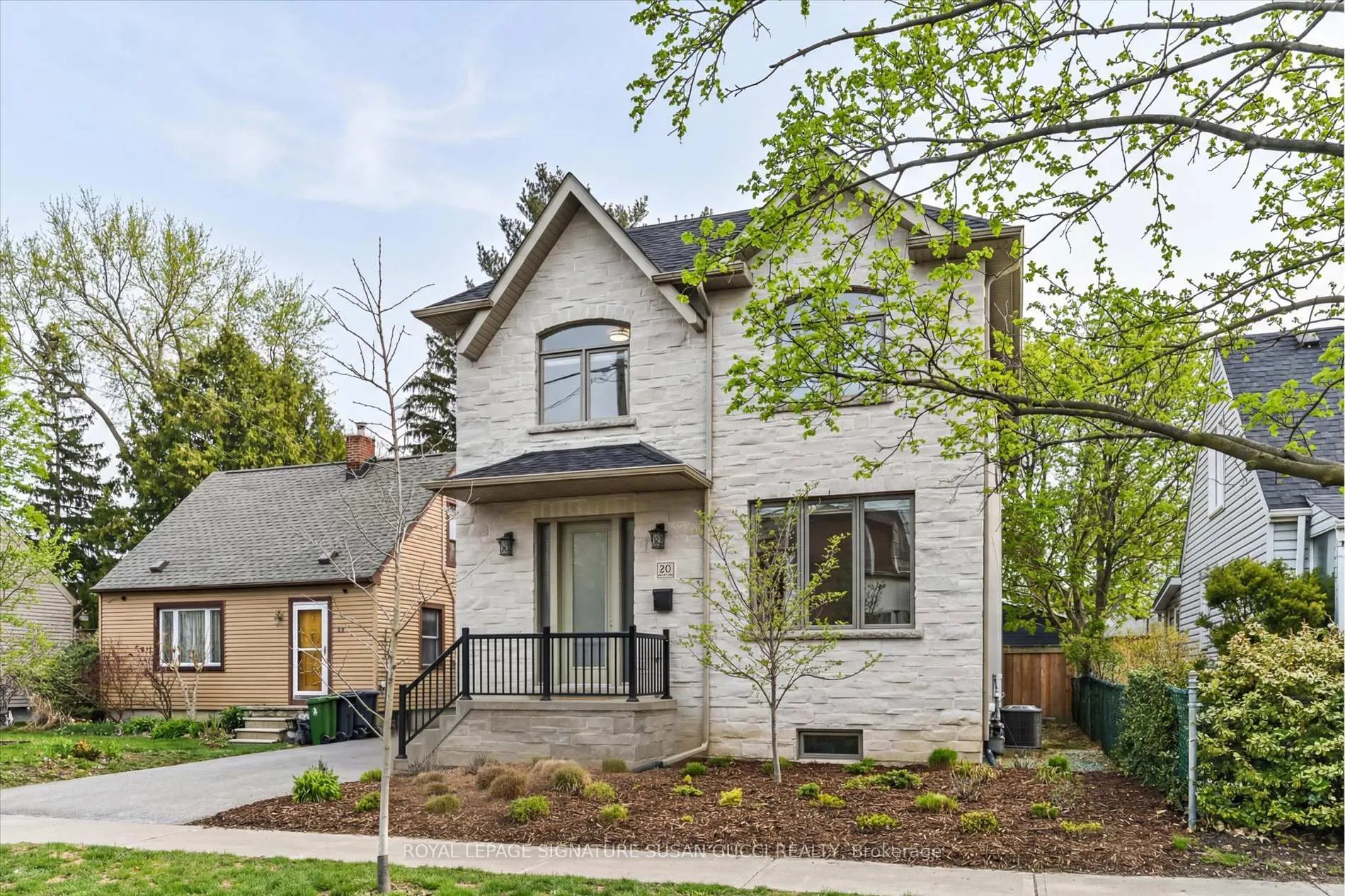 Photo 1 of 20 Warvet Crescent, Toronto, O'Connor-Parkview — HOMEH