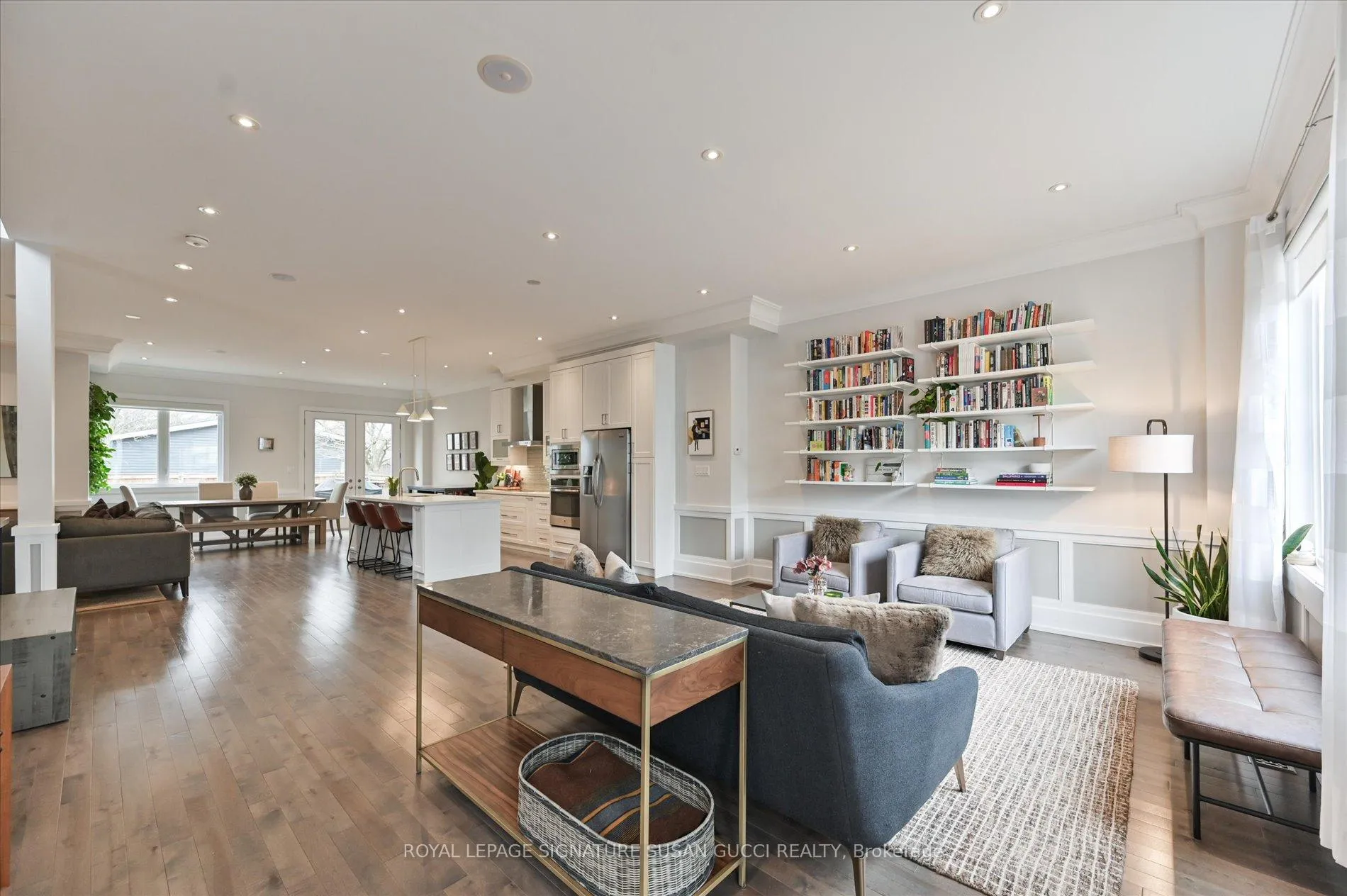 Photo 4 of 20 Warvet Crescent, Toronto, O'Connor-Parkview — HOMEH