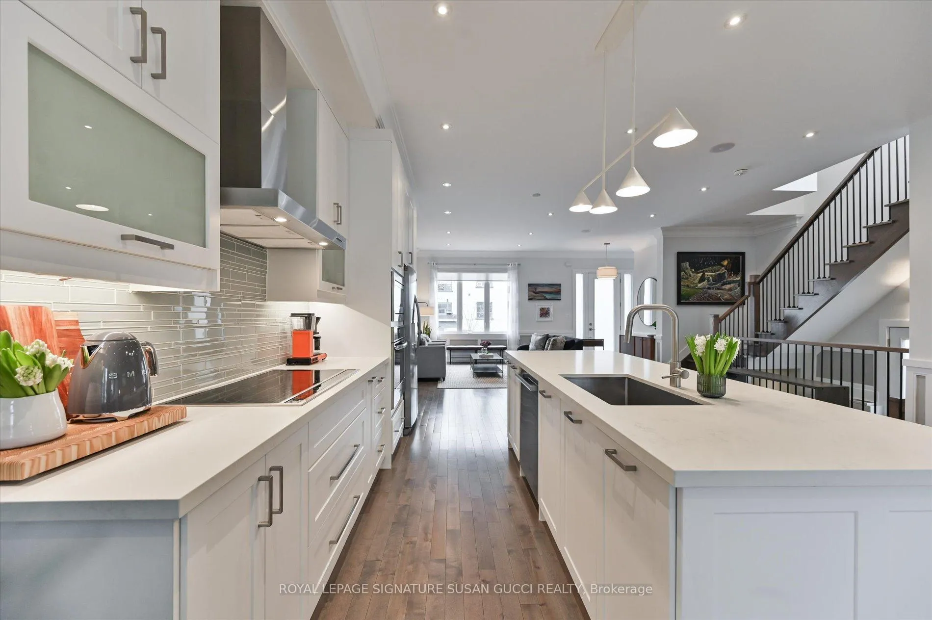Photo 11 of 20 Warvet Crescent, Toronto, O'Connor-Parkview — HOMEH