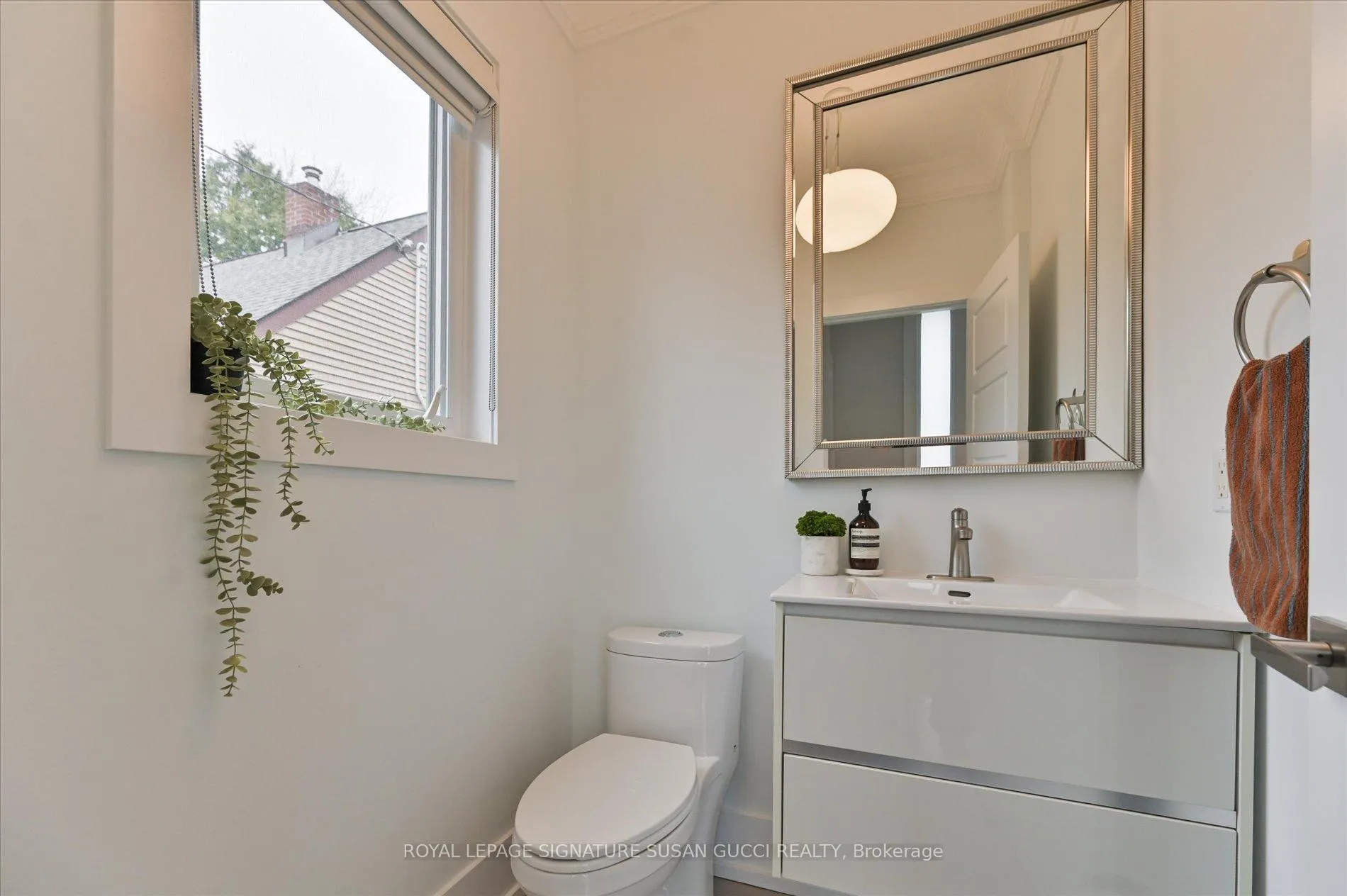Photo 21 of 20 Warvet Crescent, Toronto, O'Connor-Parkview — HOMEH