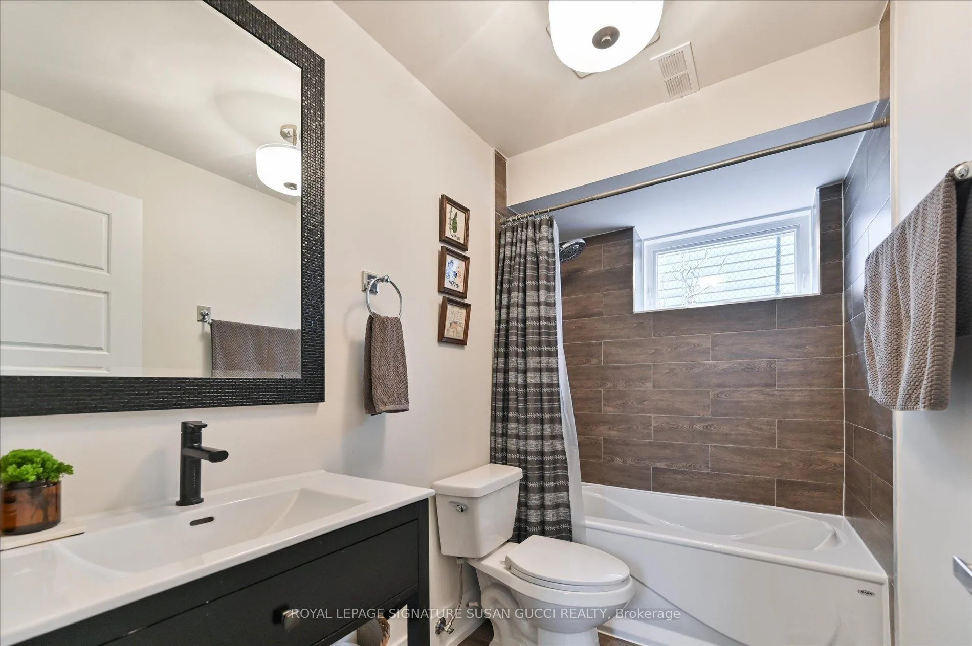 Photo 41 of 20 Warvet Crescent, Toronto, O'Connor-Parkview — HOMEH