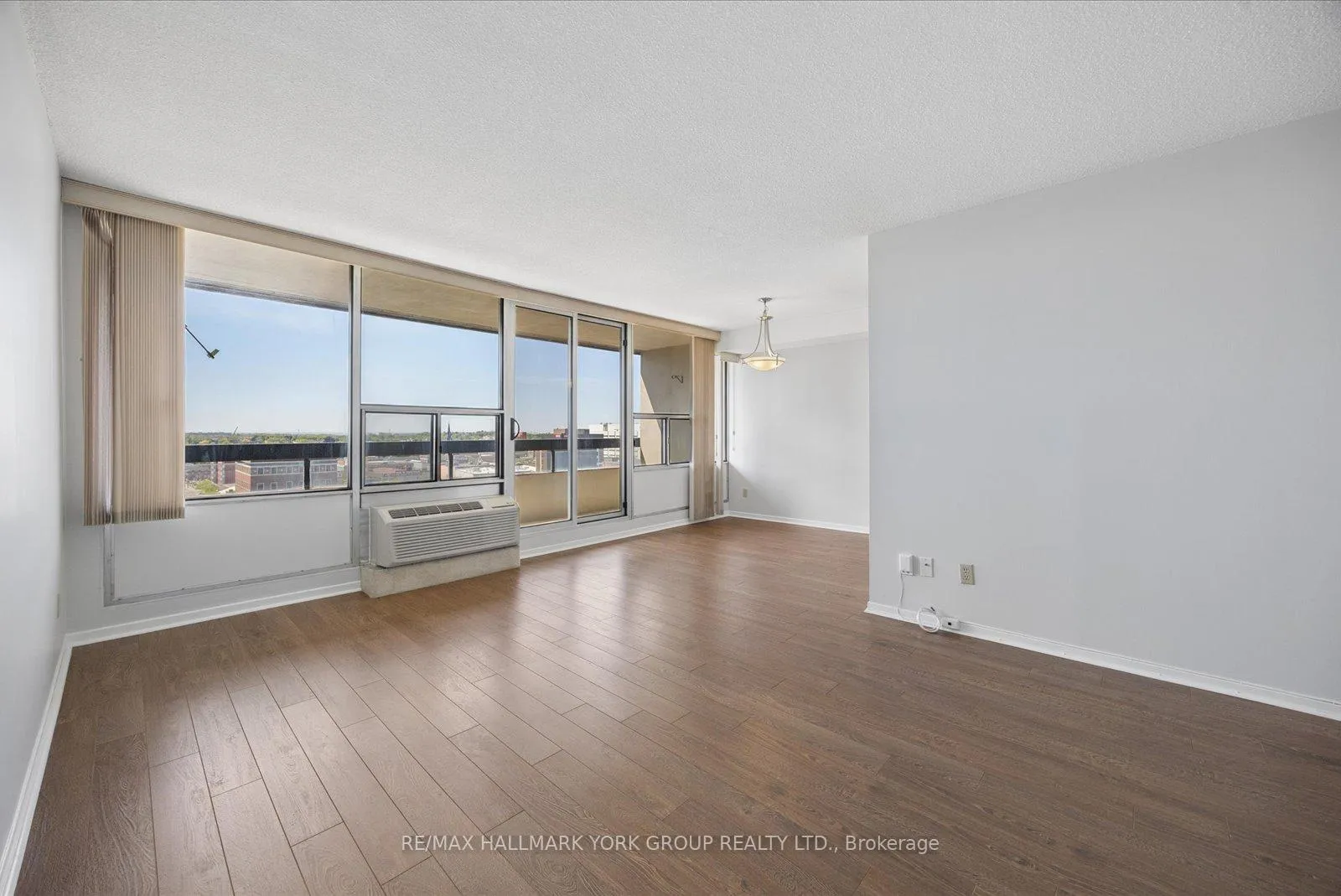 Photo 4 of Unit 1016, 55 William Street E, Oshawa, O'Neill — HOMEH