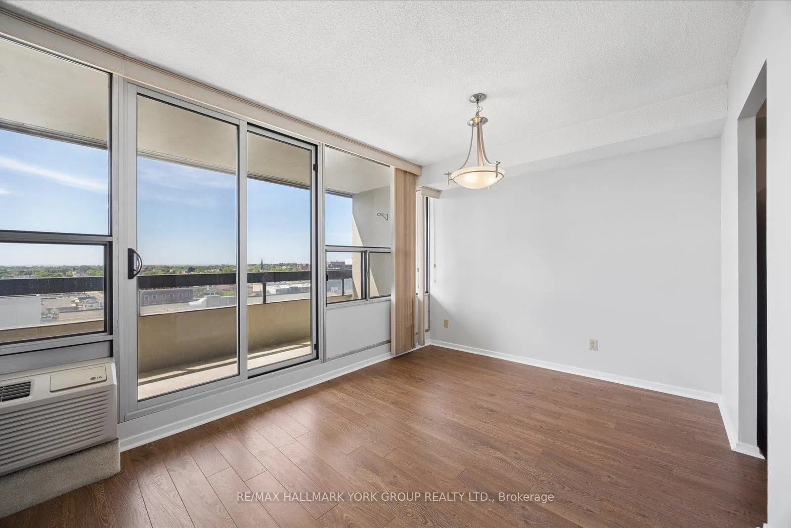 Photo 6 of Unit 1016, 55 William Street E, Oshawa, O'Neill — HOMEH