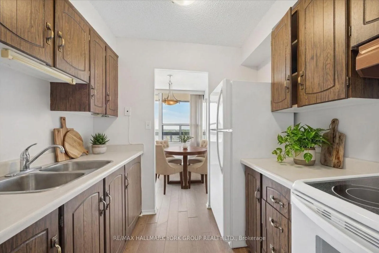 Photo 7 of Unit 1016, 55 William Street E, Oshawa, O'Neill — HOMEH