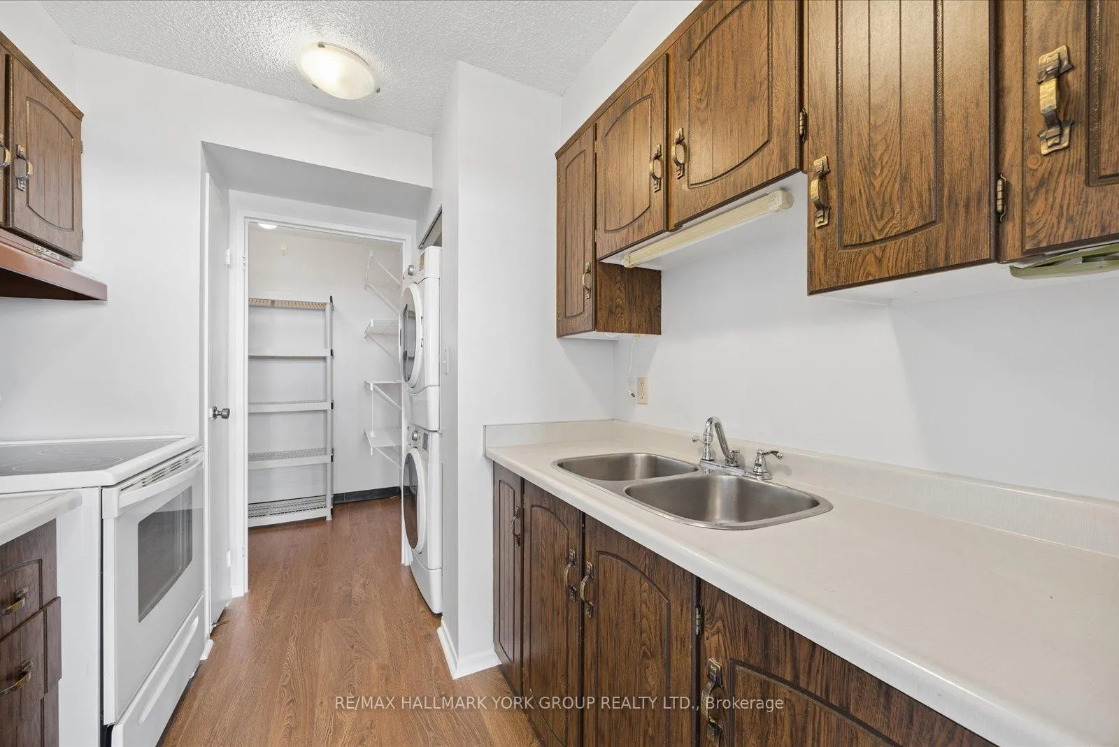 Photo 9 of Unit 1016, 55 William Street E, Oshawa, O'Neill — HOMEH