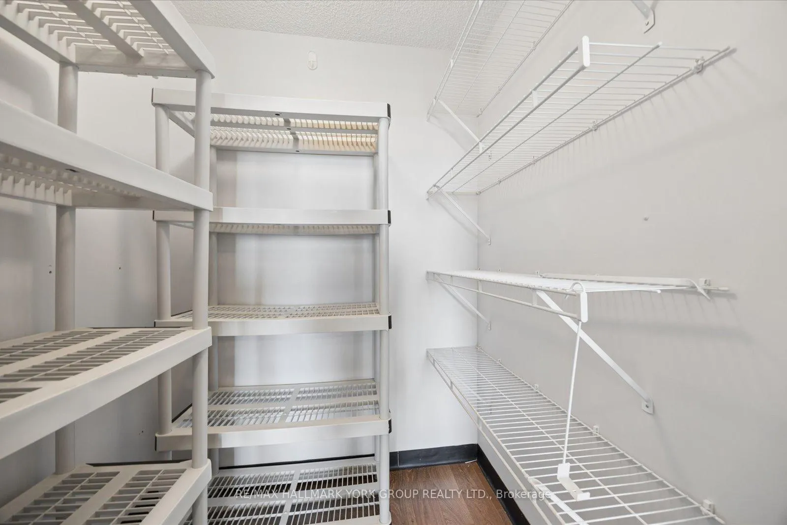 Photo 10 of Unit 1016, 55 William Street E, Oshawa, O'Neill — HOMEH