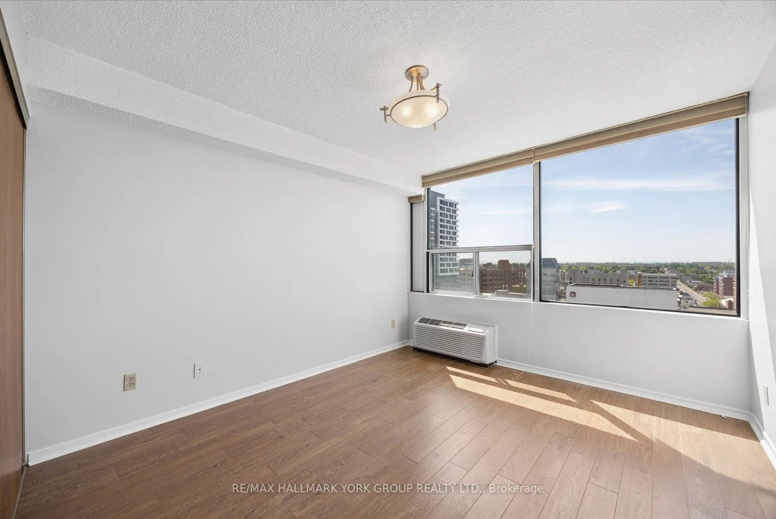 Photo 12 of Unit 1016, 55 William Street E, Oshawa, O'Neill — HOMEH