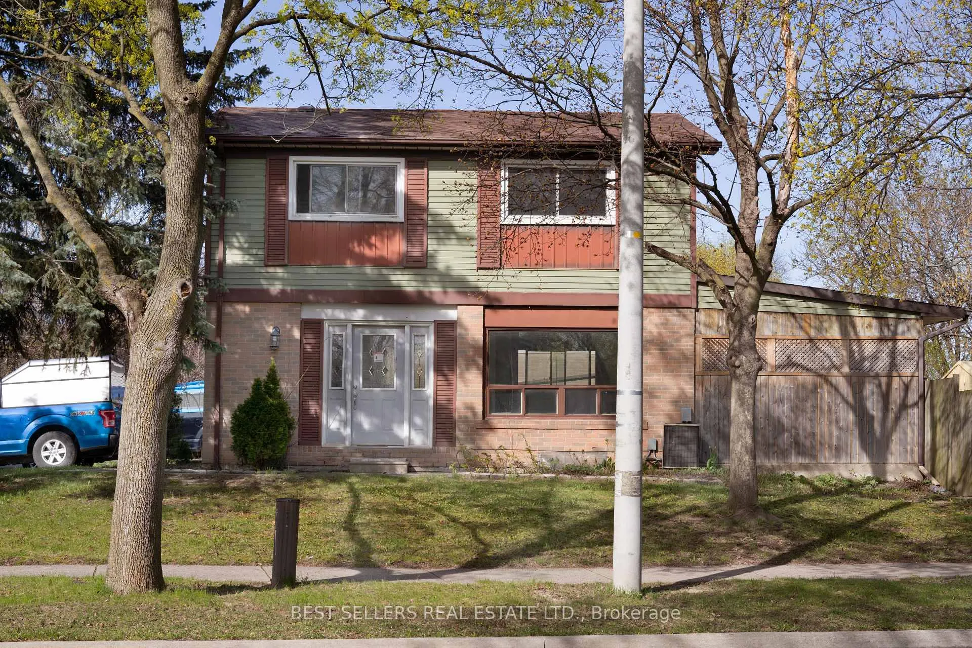 Photo 2 of 9 Herkley Drive, Brampton, Madoc — HOMEH
