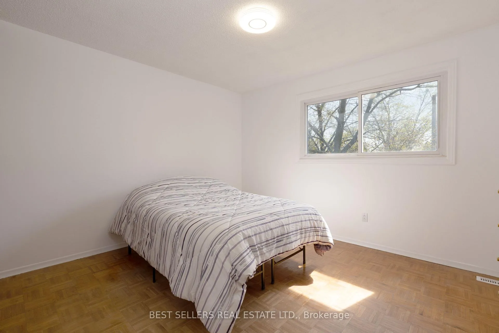 Photo 13 of 9 Herkley Drive, Brampton, Madoc — HOMEH