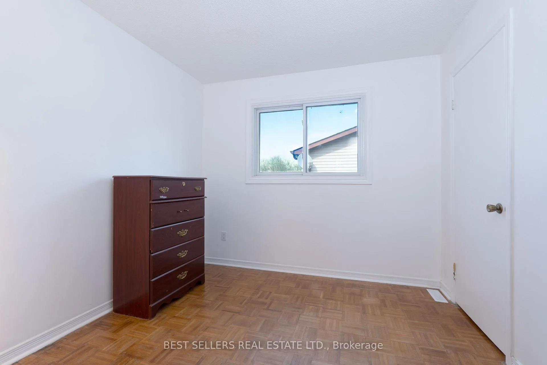 Photo 14 of 9 Herkley Drive, Brampton, Madoc — HOMEH