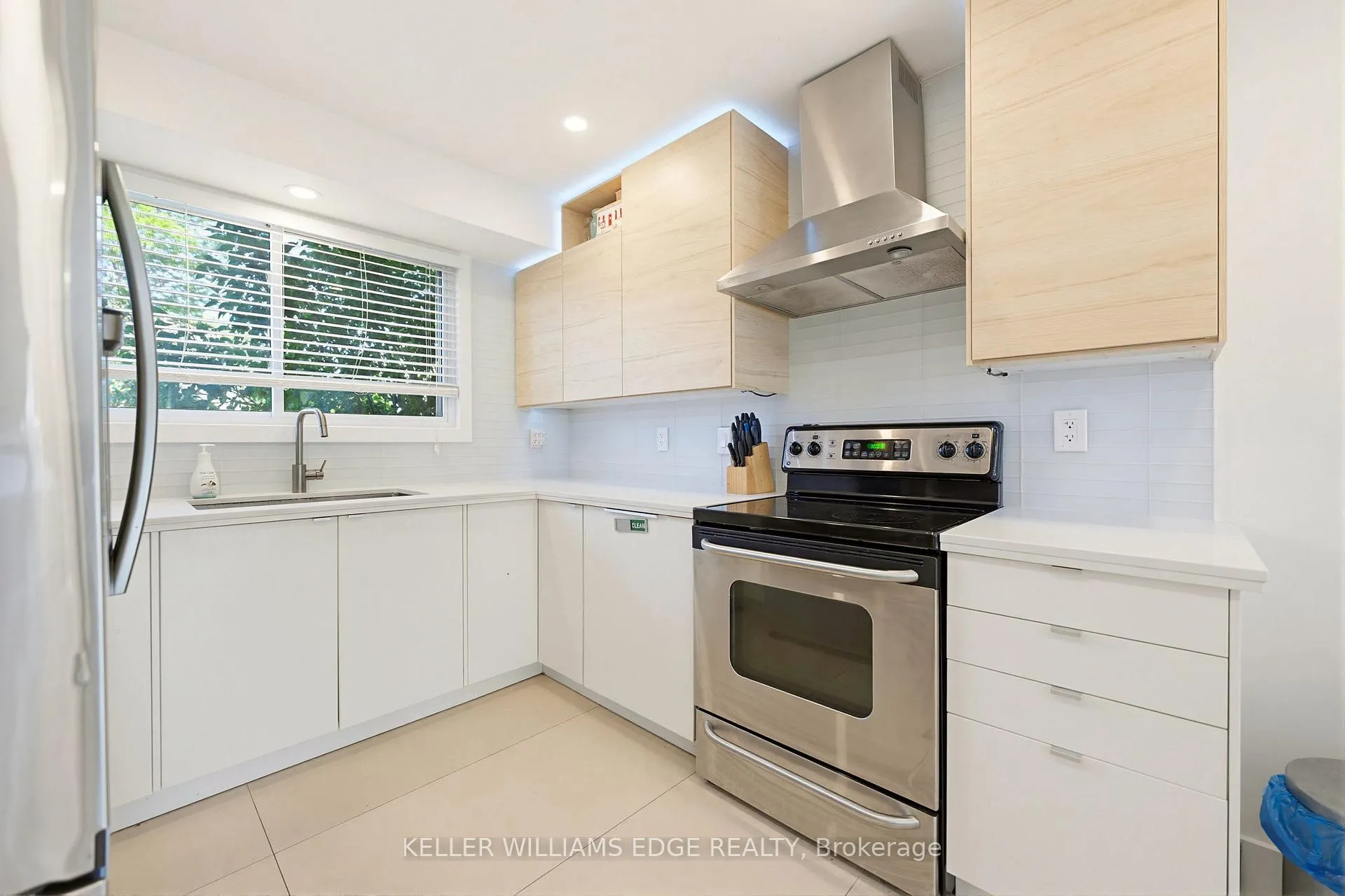 Photo 9 of Unit 7, 161 Berkindale Drive, Hamilton, Riverdale — HOMEH